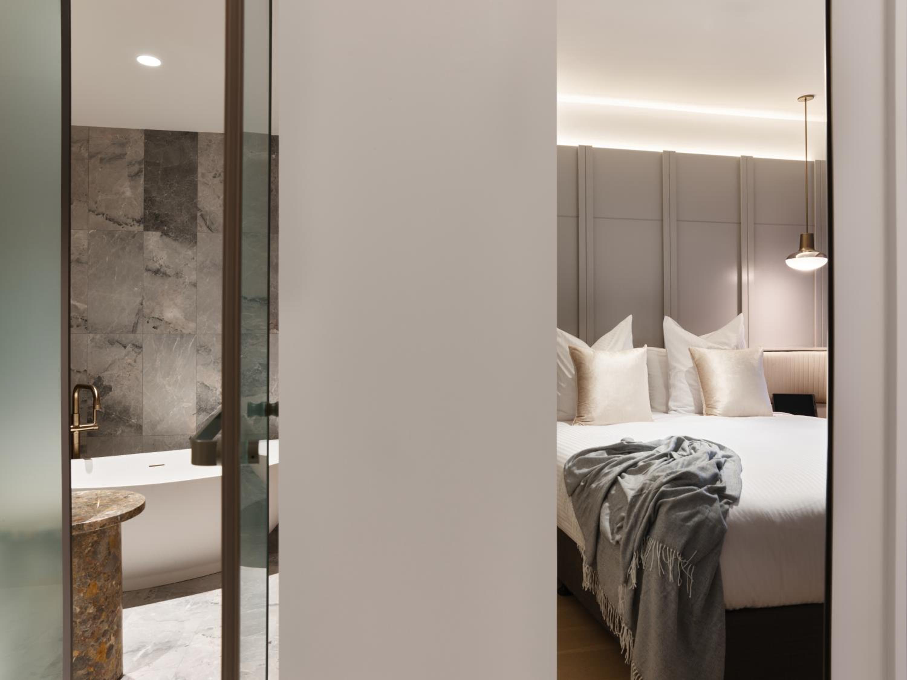 Junior King Suite