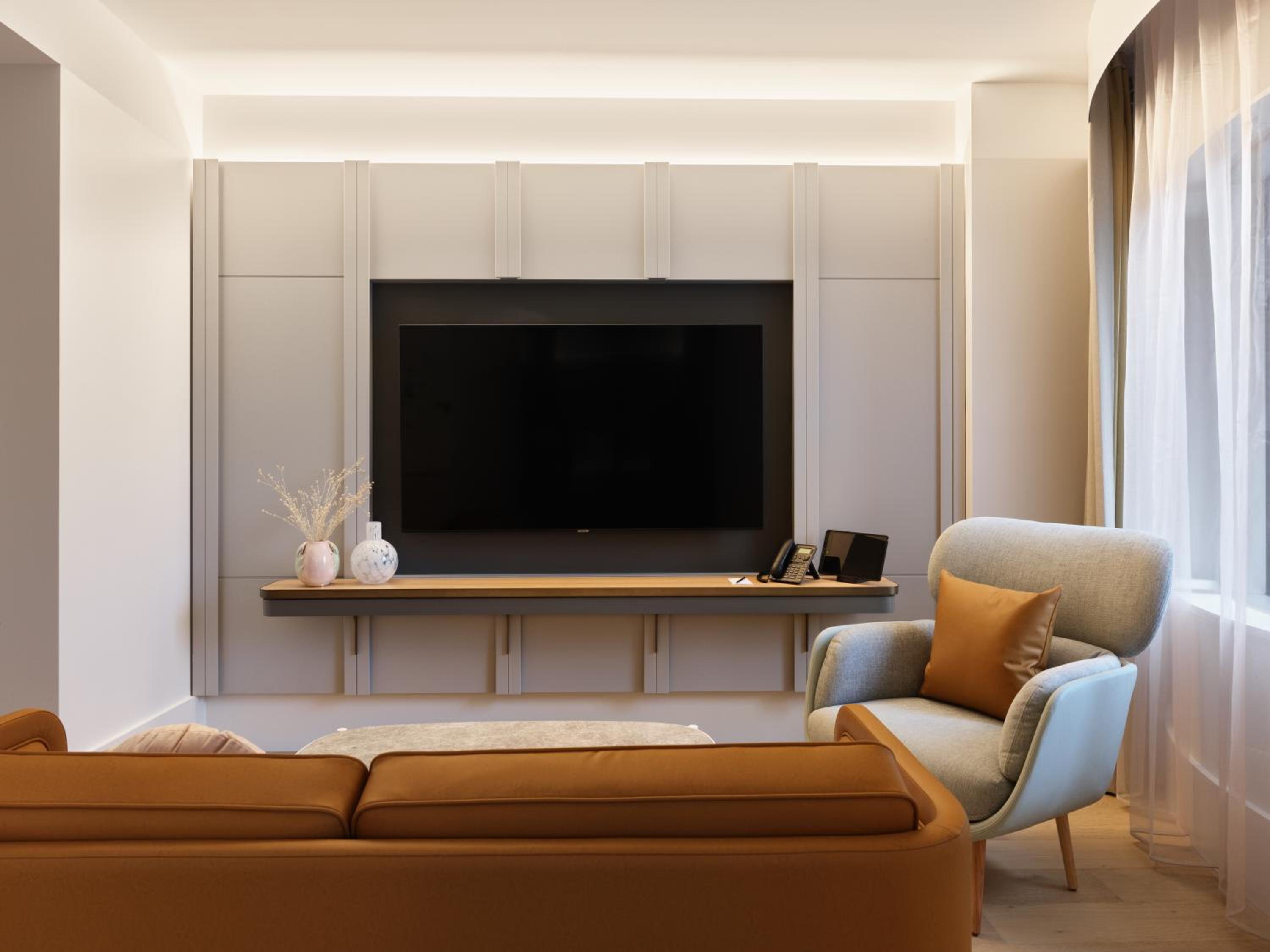 Junior King Suite
