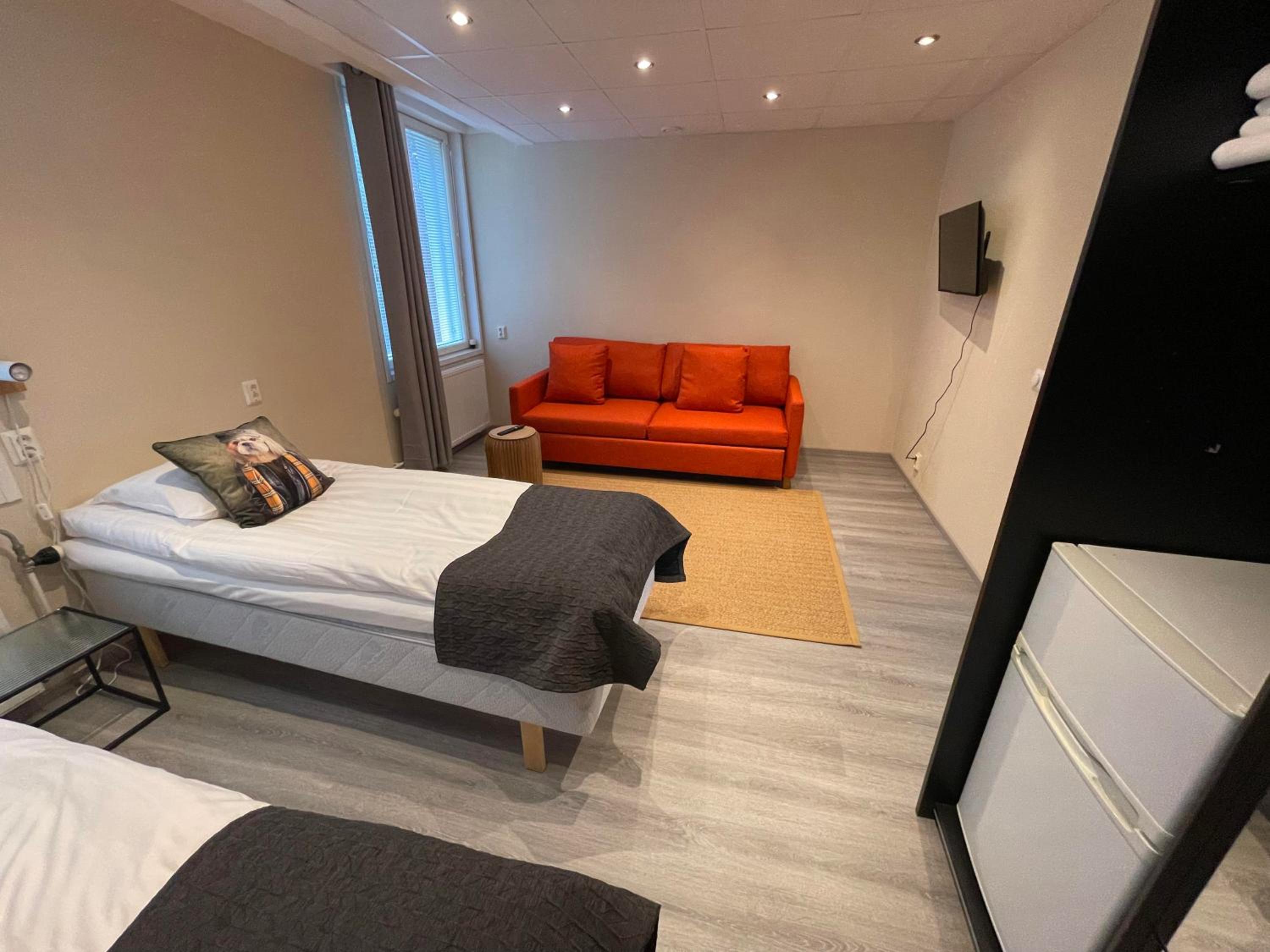 Economy Quadruple Room with Shared Bathroom photo 2