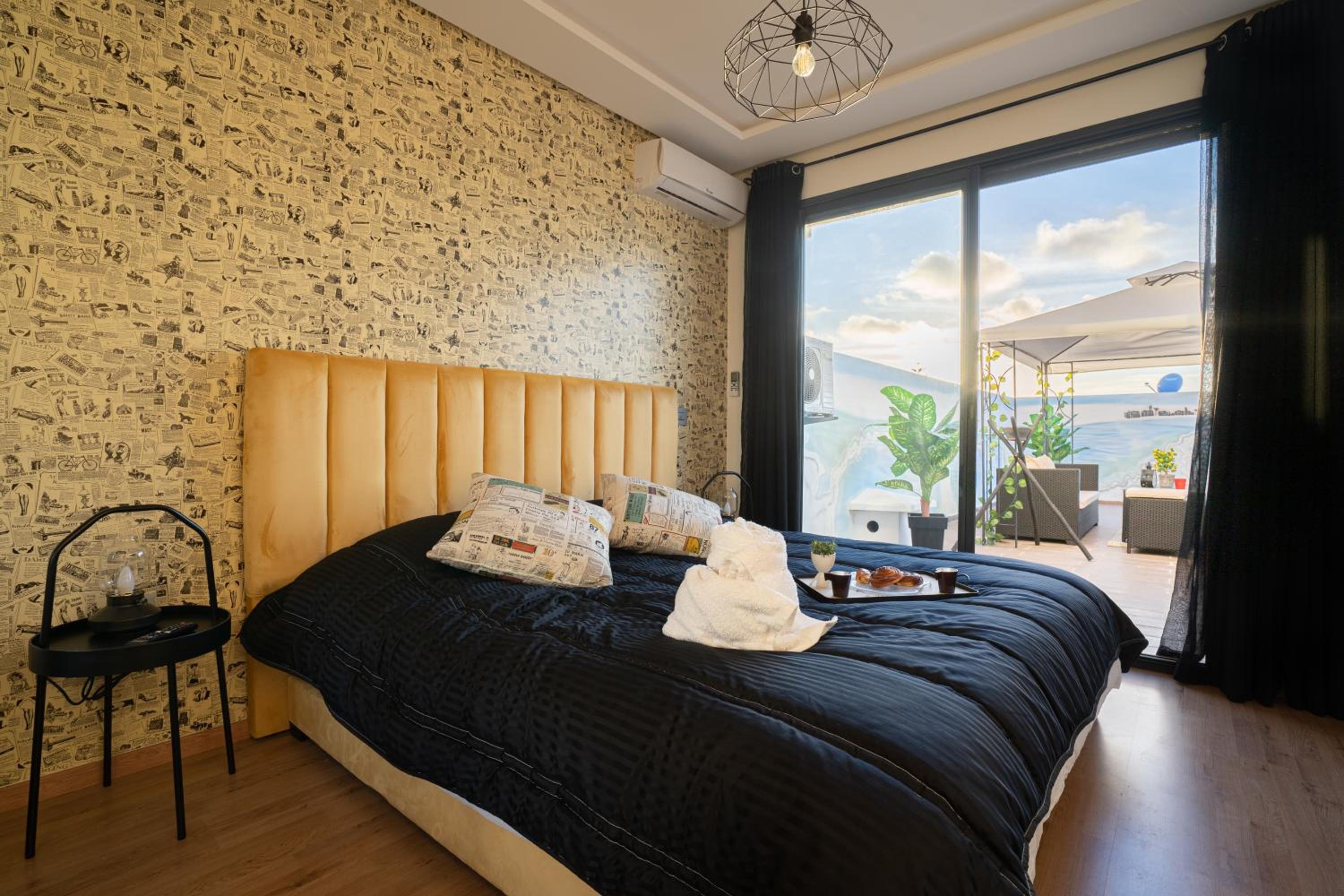 One-Bedroom Apartment - Photo 14