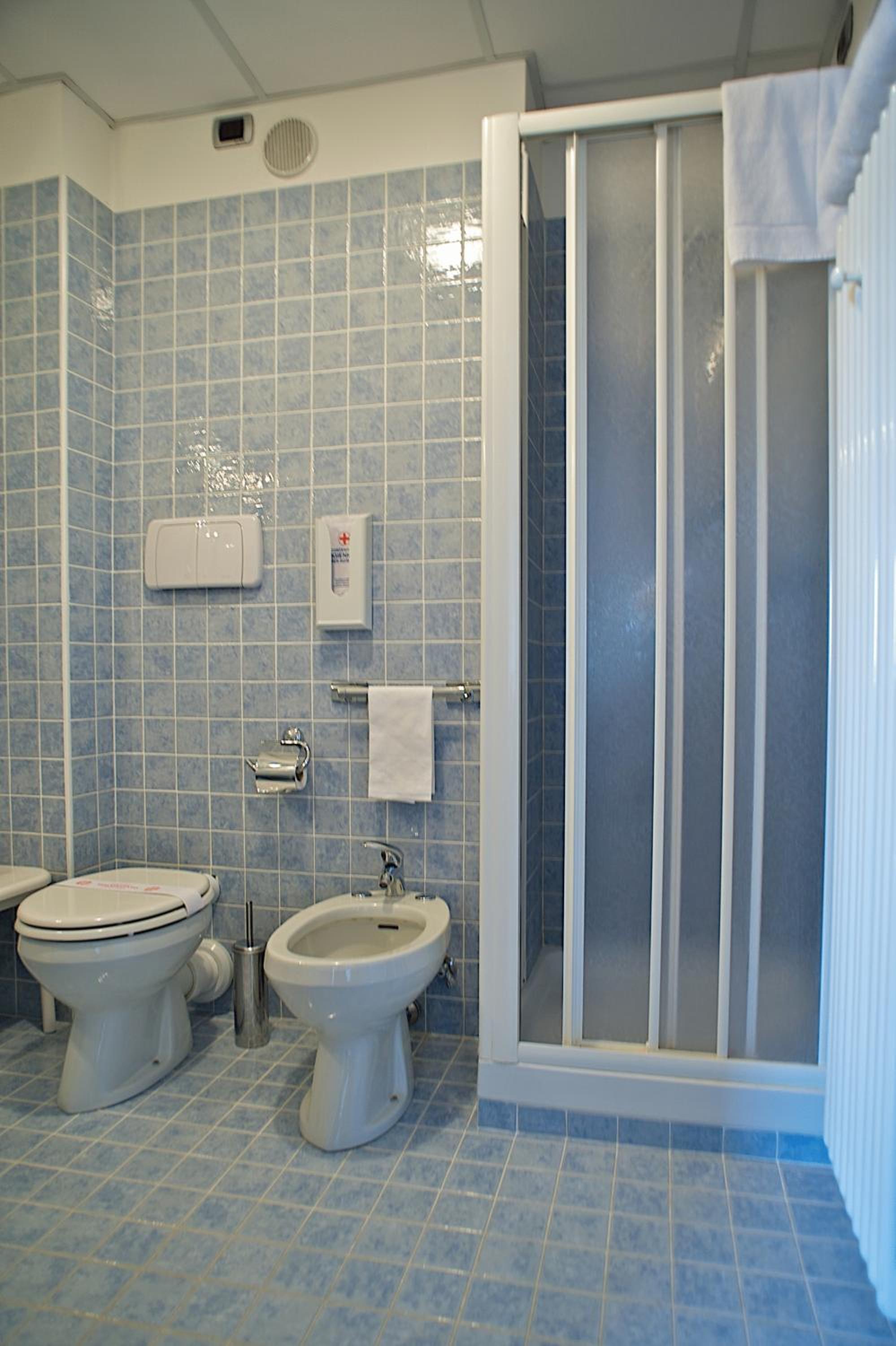 Double or Twin Room - Photo 7
