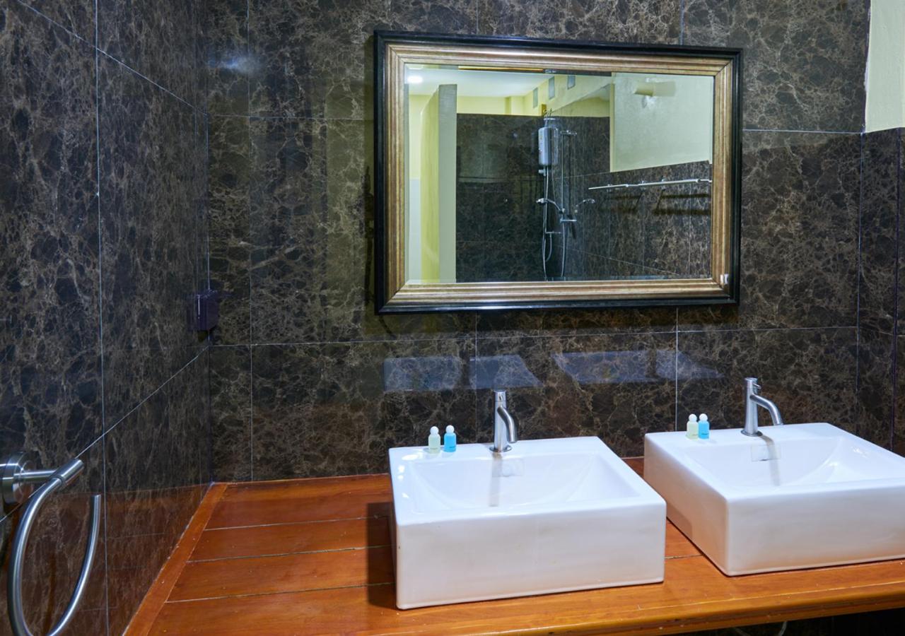 King Suite with Sea View photo 3