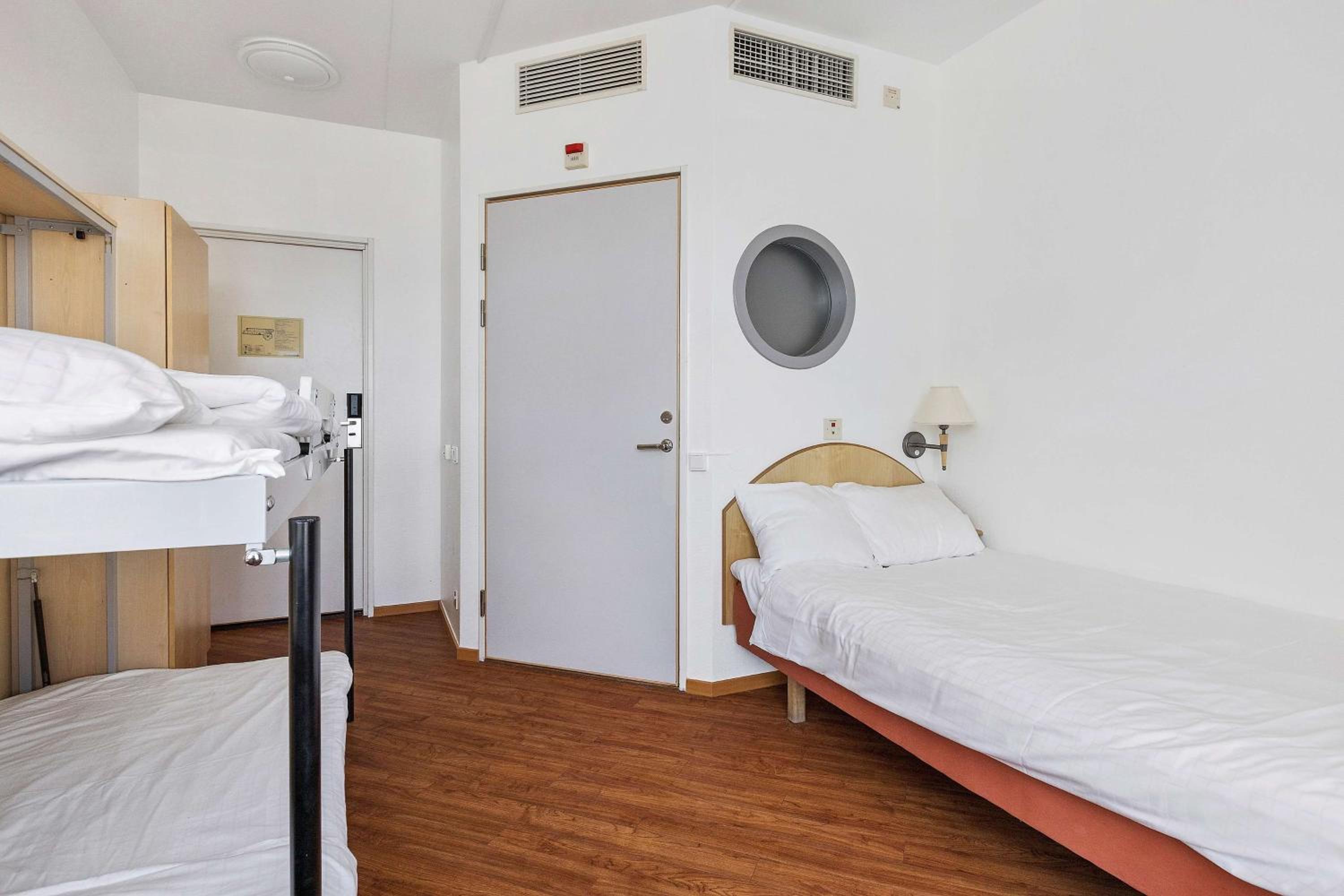 Standard Triple Room with Single Bed - Non-Smoking - Photo 1