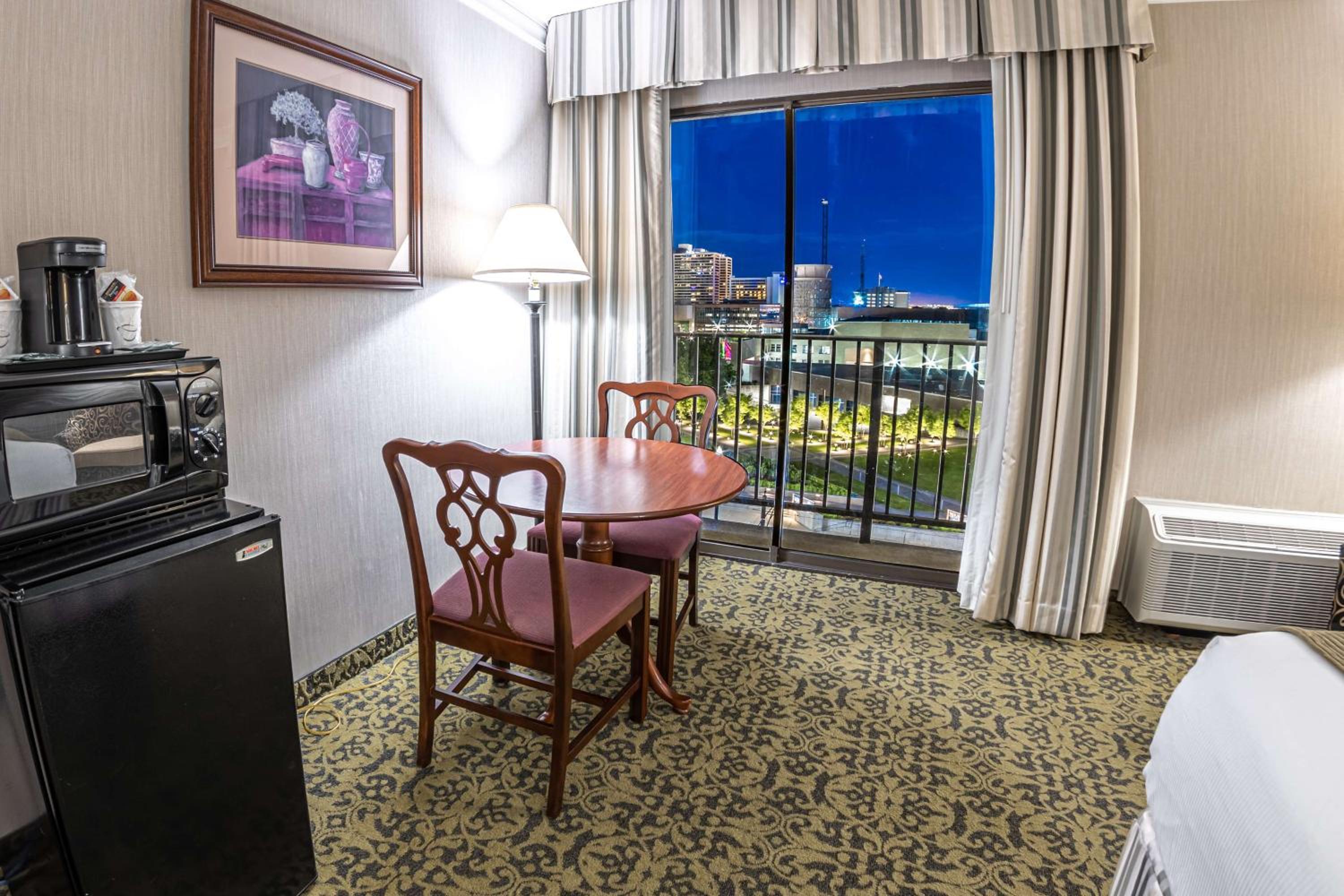 Large King Room - Non-Smoking photo 1