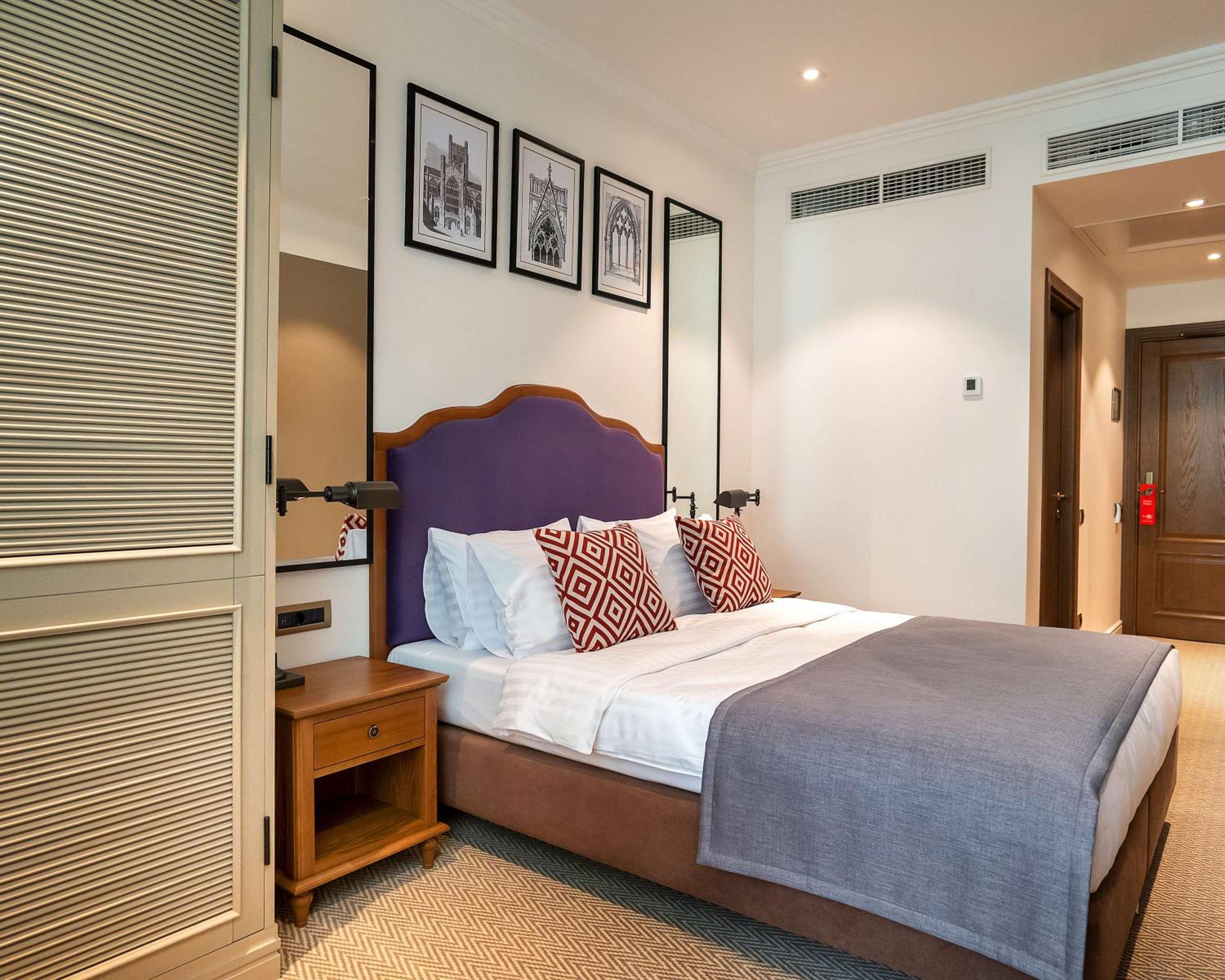 Standard Queen Room - Non-Smoking - Photo 6