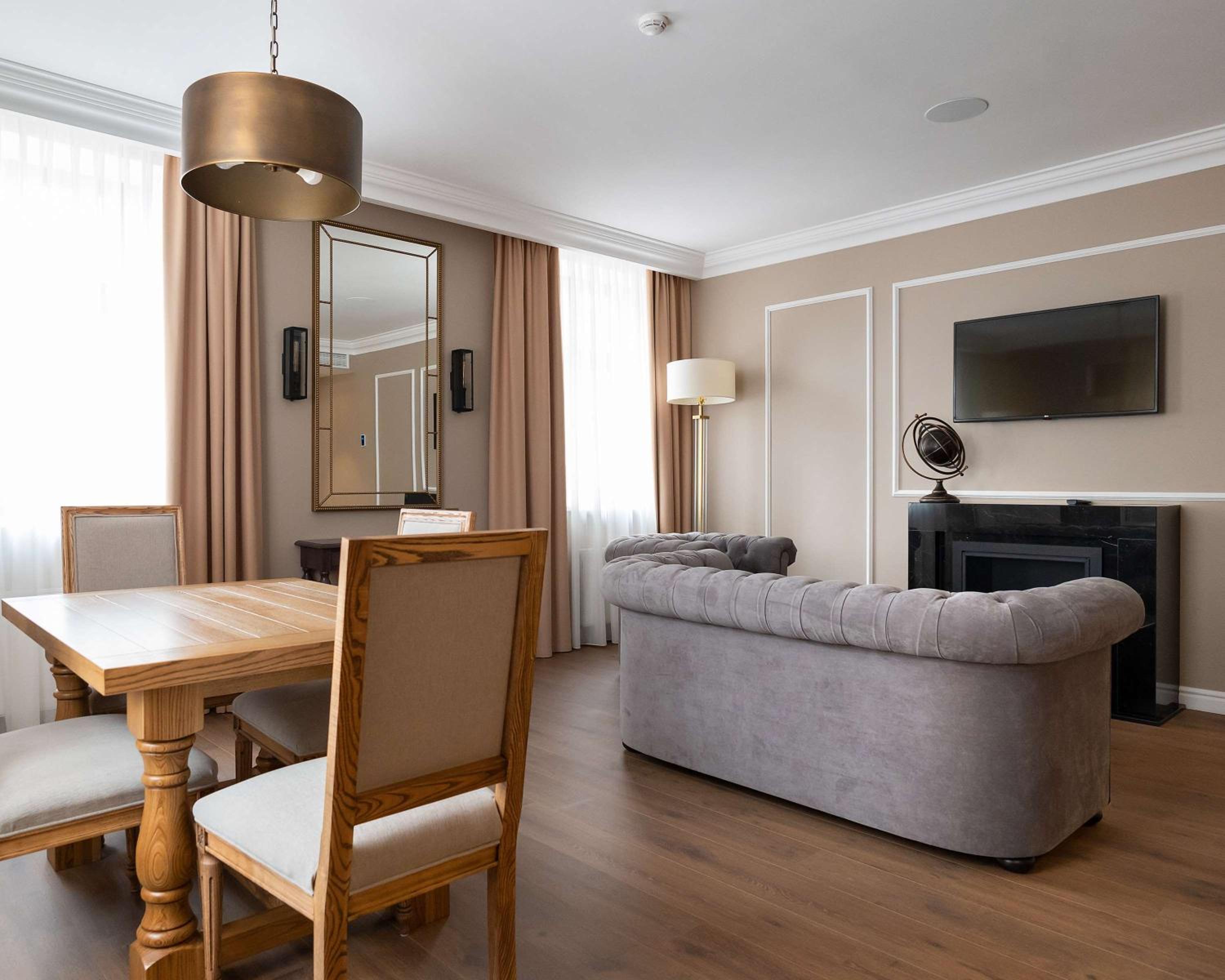 Executive Apartment with King Bed and City View - Photo 1