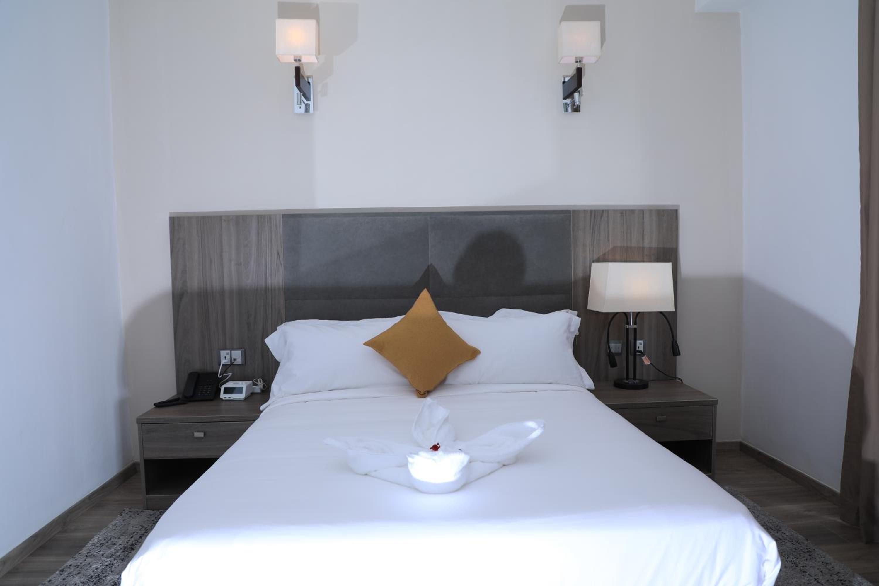 Deluxe King Room photo 1