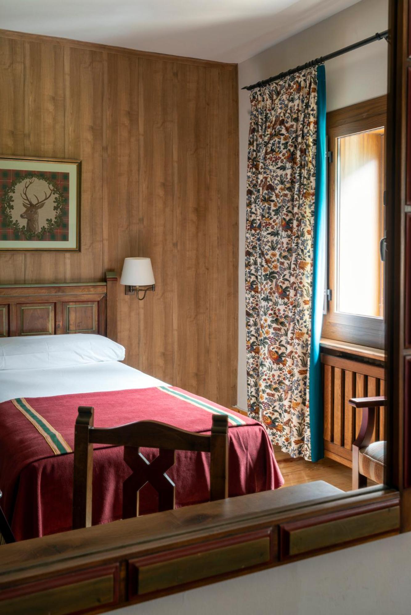 Standard Double Room - Photo 3