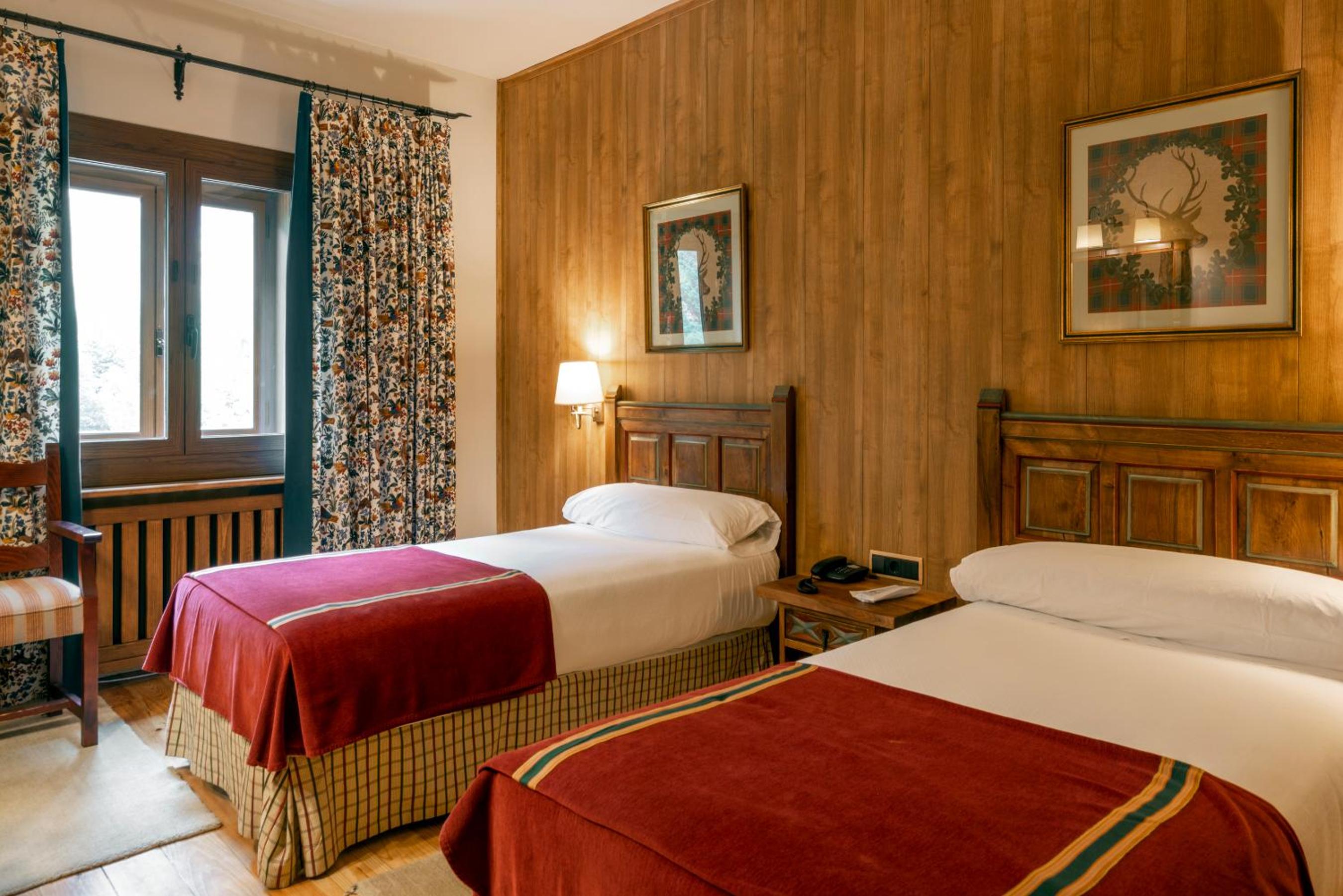 Standard Double Room - Photo 2