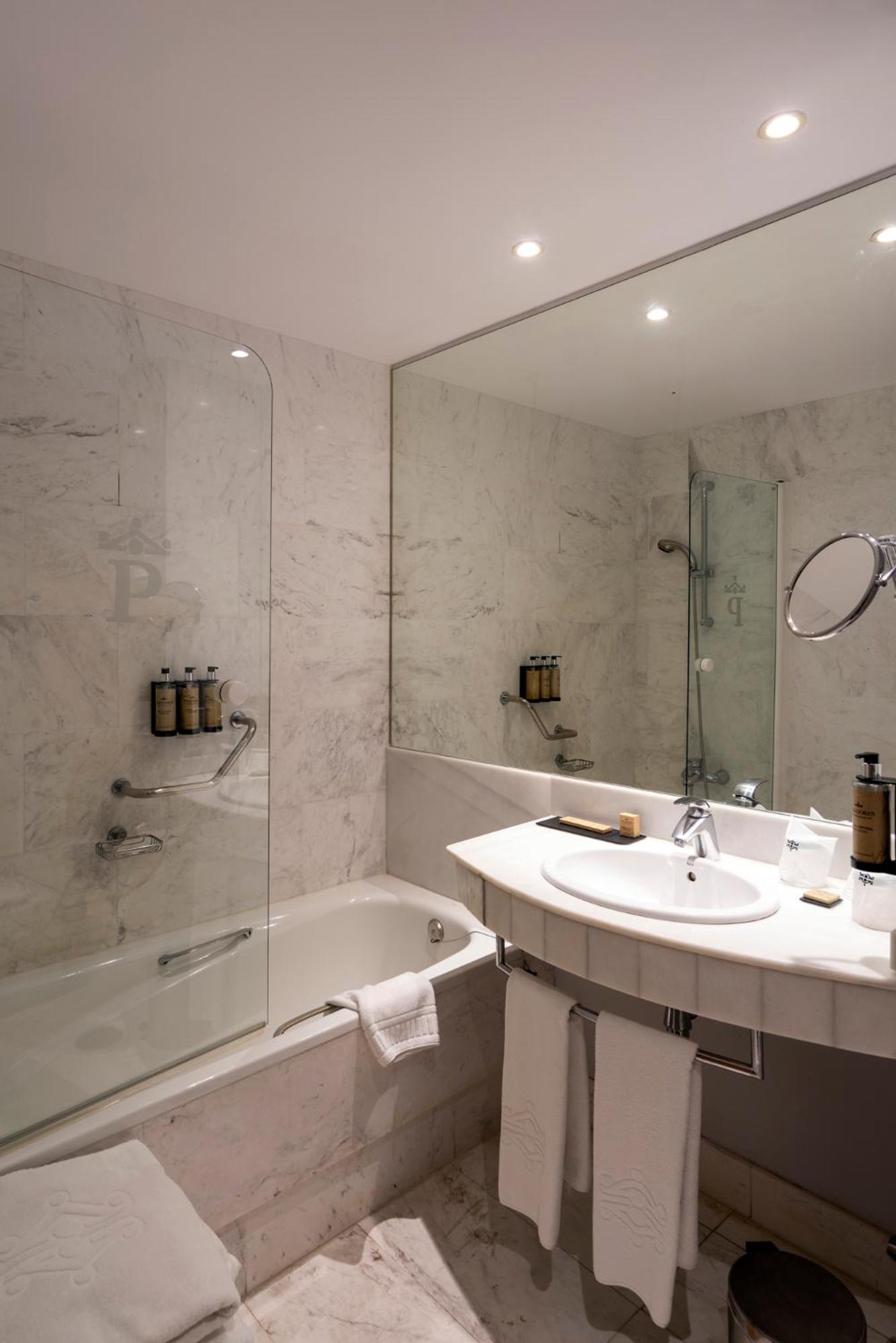 Standard Double Room - Photo 4