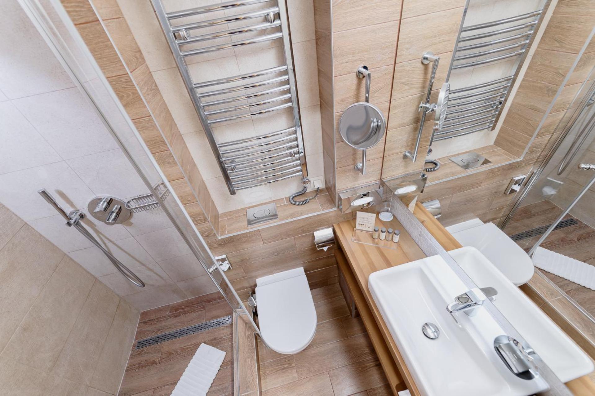 Single Room with Spa Access