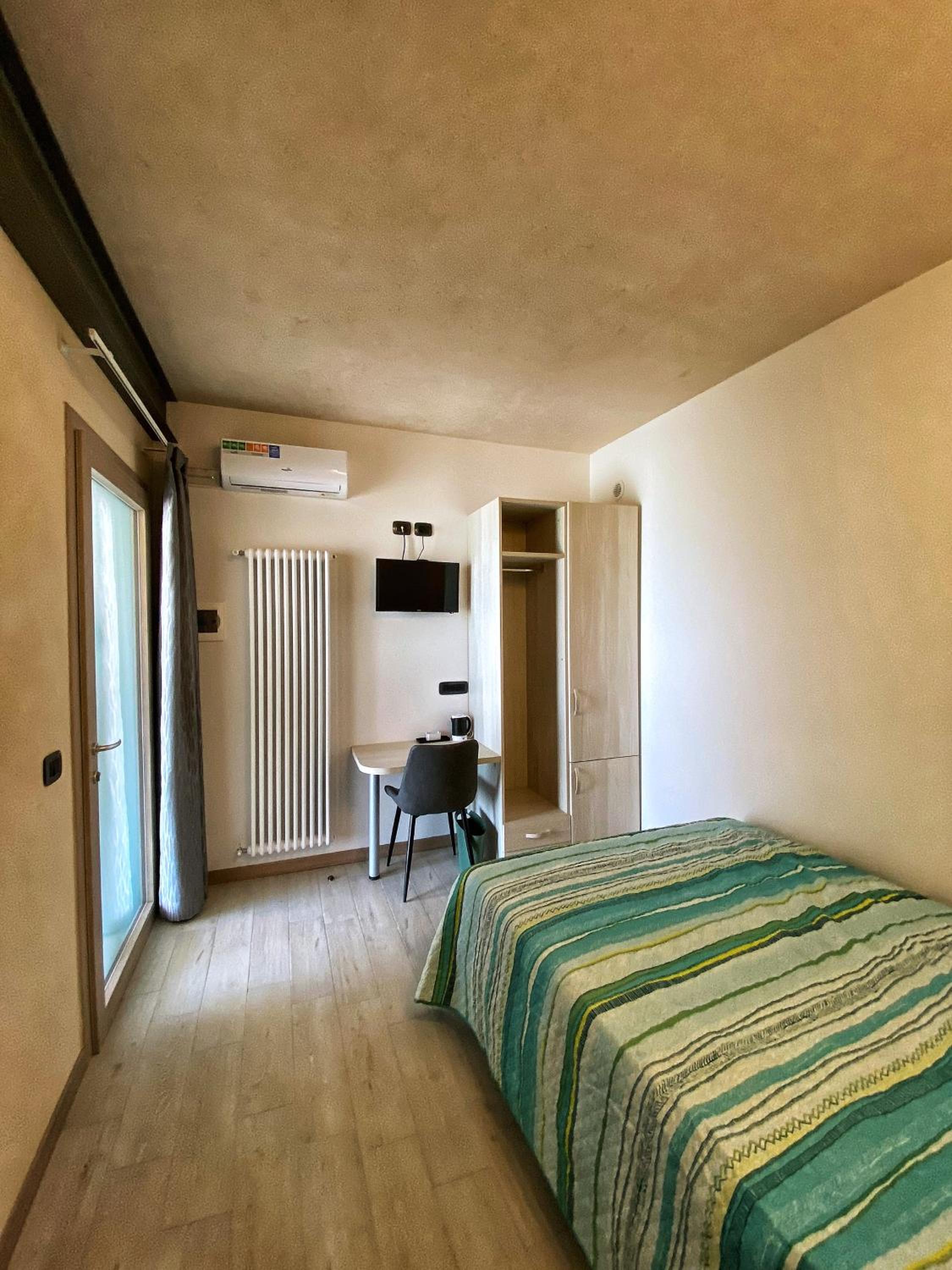 Small Double Room photo 2