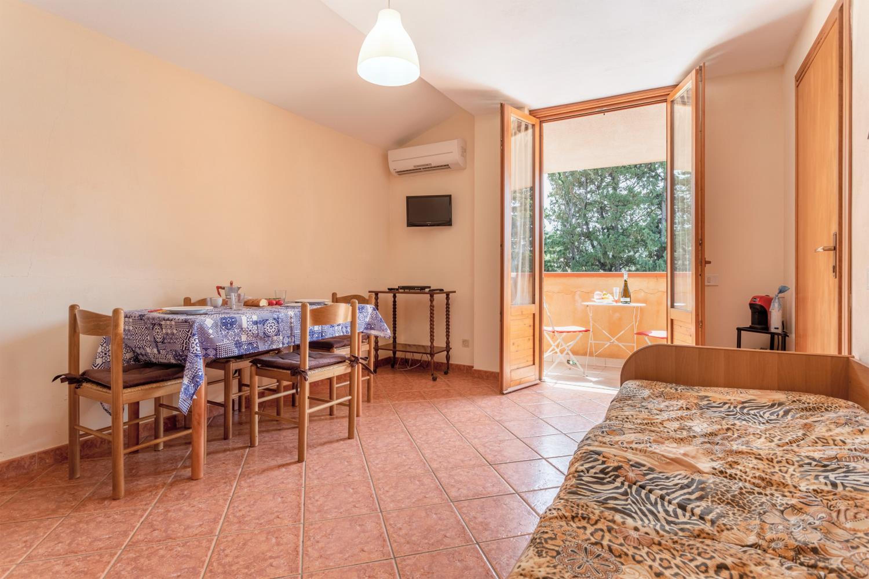 Superior One-Bedroom Apartment with Balcony photo 1