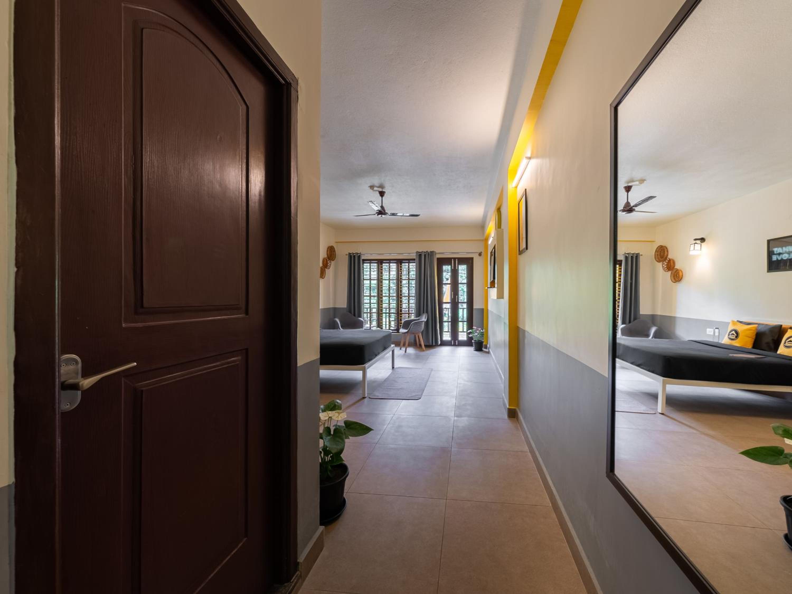  Superior Double Room with Balcony and Rainforest View - Photo 8