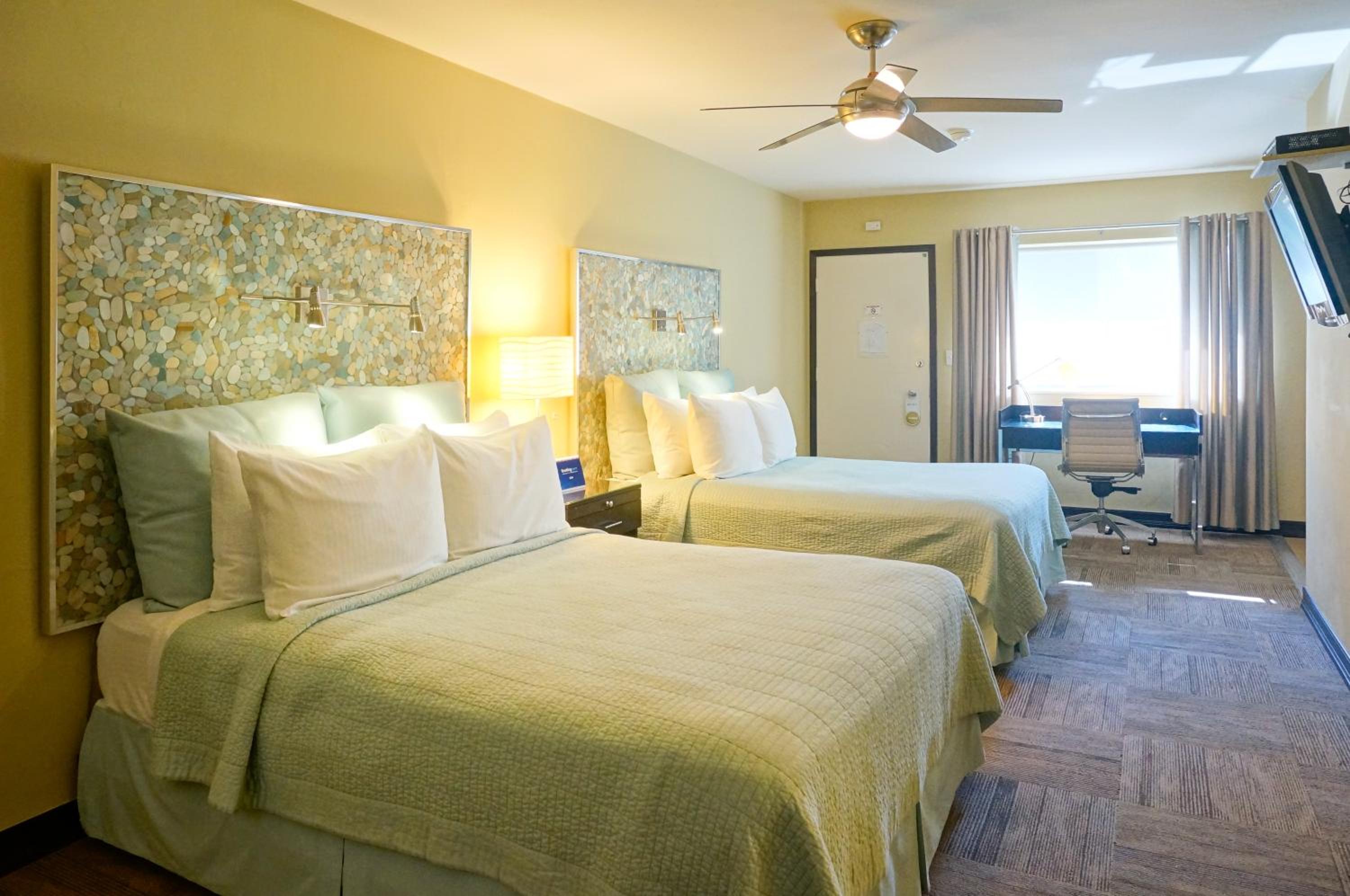 Queen Suite with Two Queen Beds - Photo 1