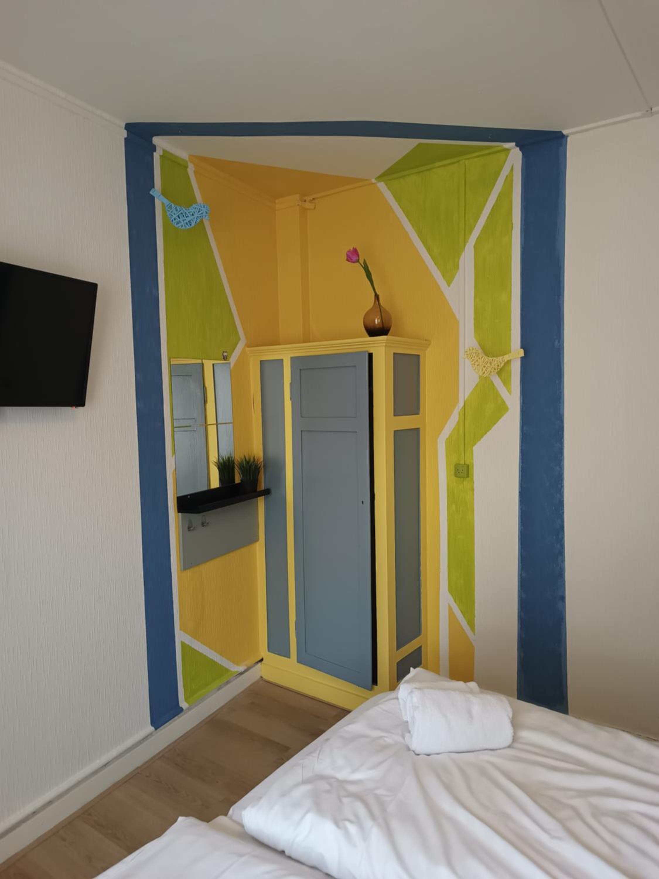 Budget Double Room with Shared Bathroom photo 3