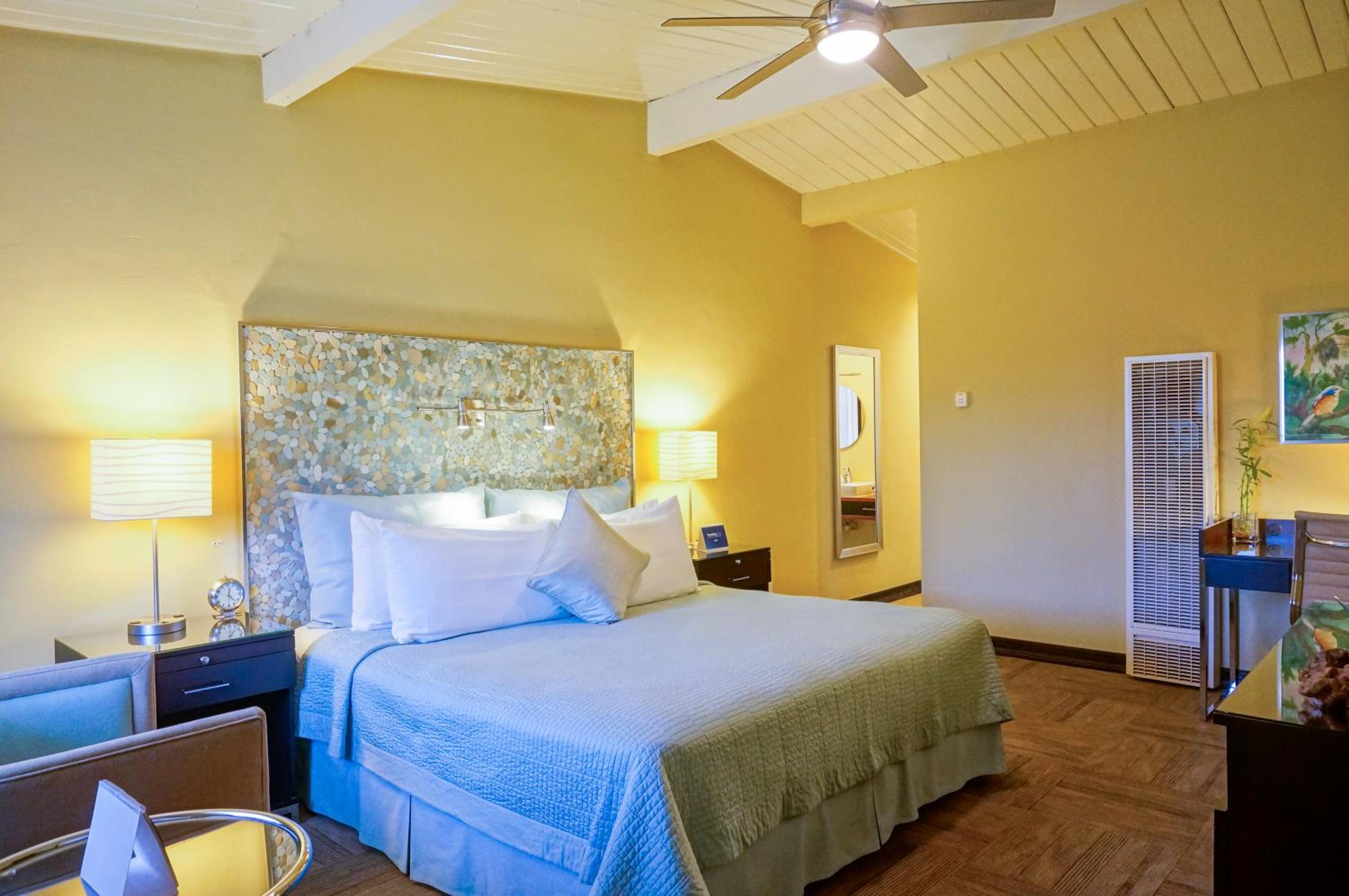 Superior King Room - Photo 6