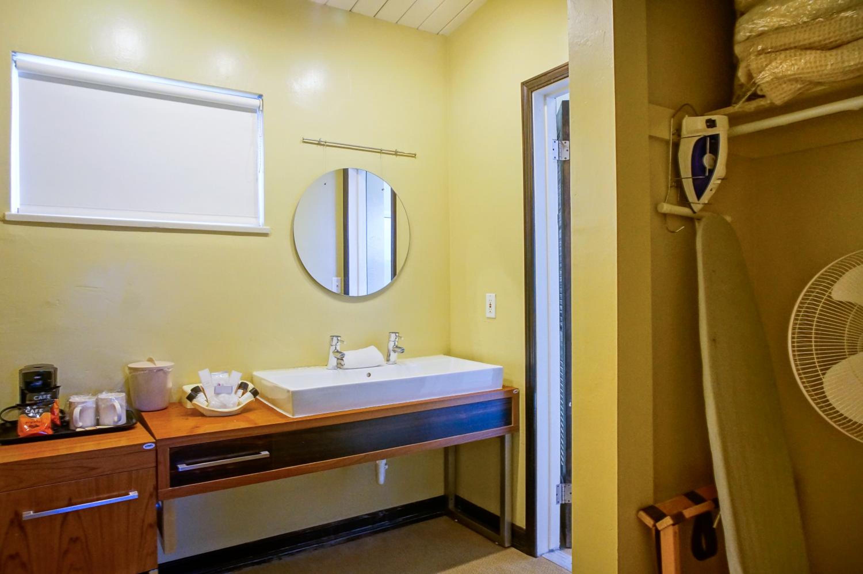 Superior King Room - Photo 4