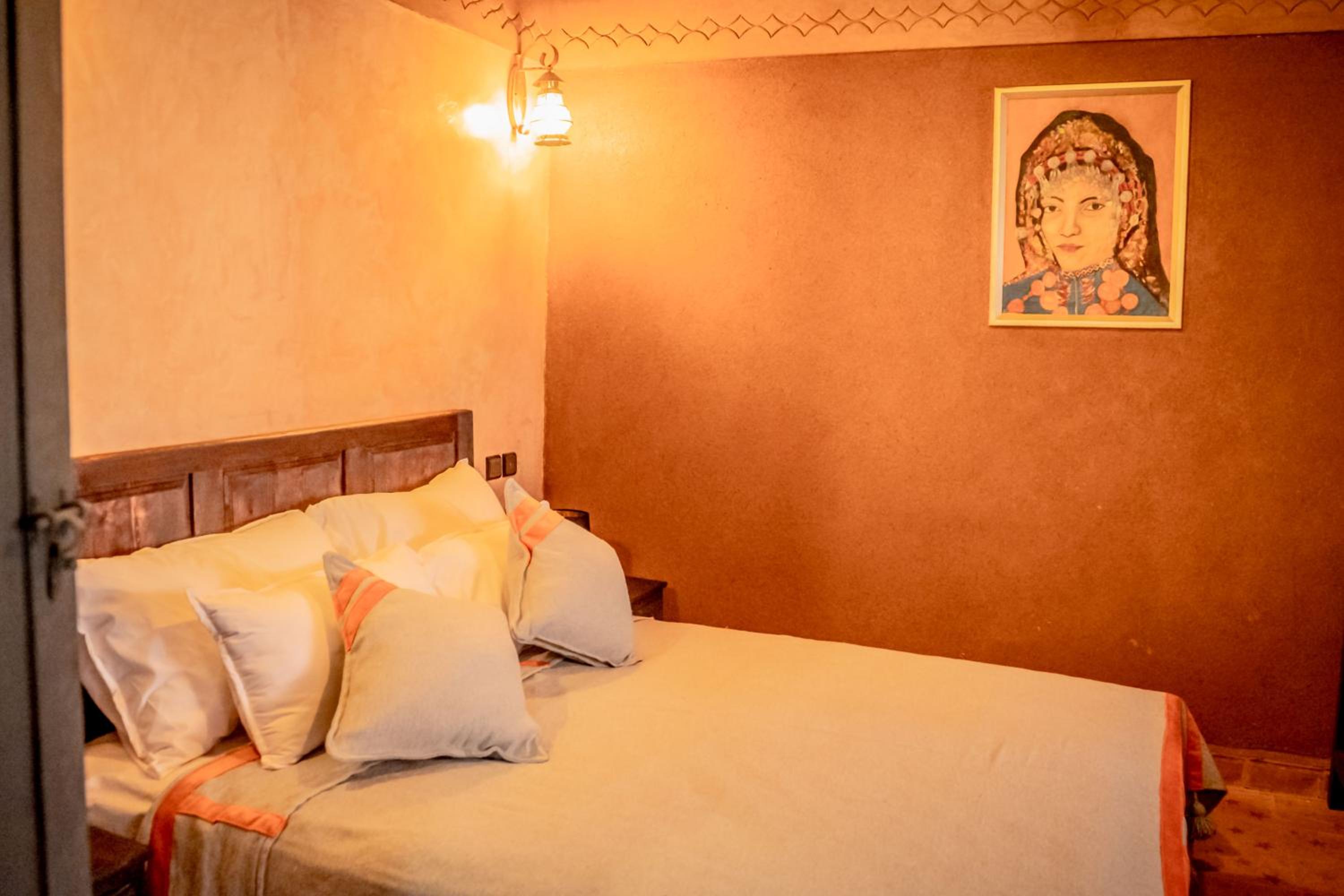 Deluxe Room - Photo 2