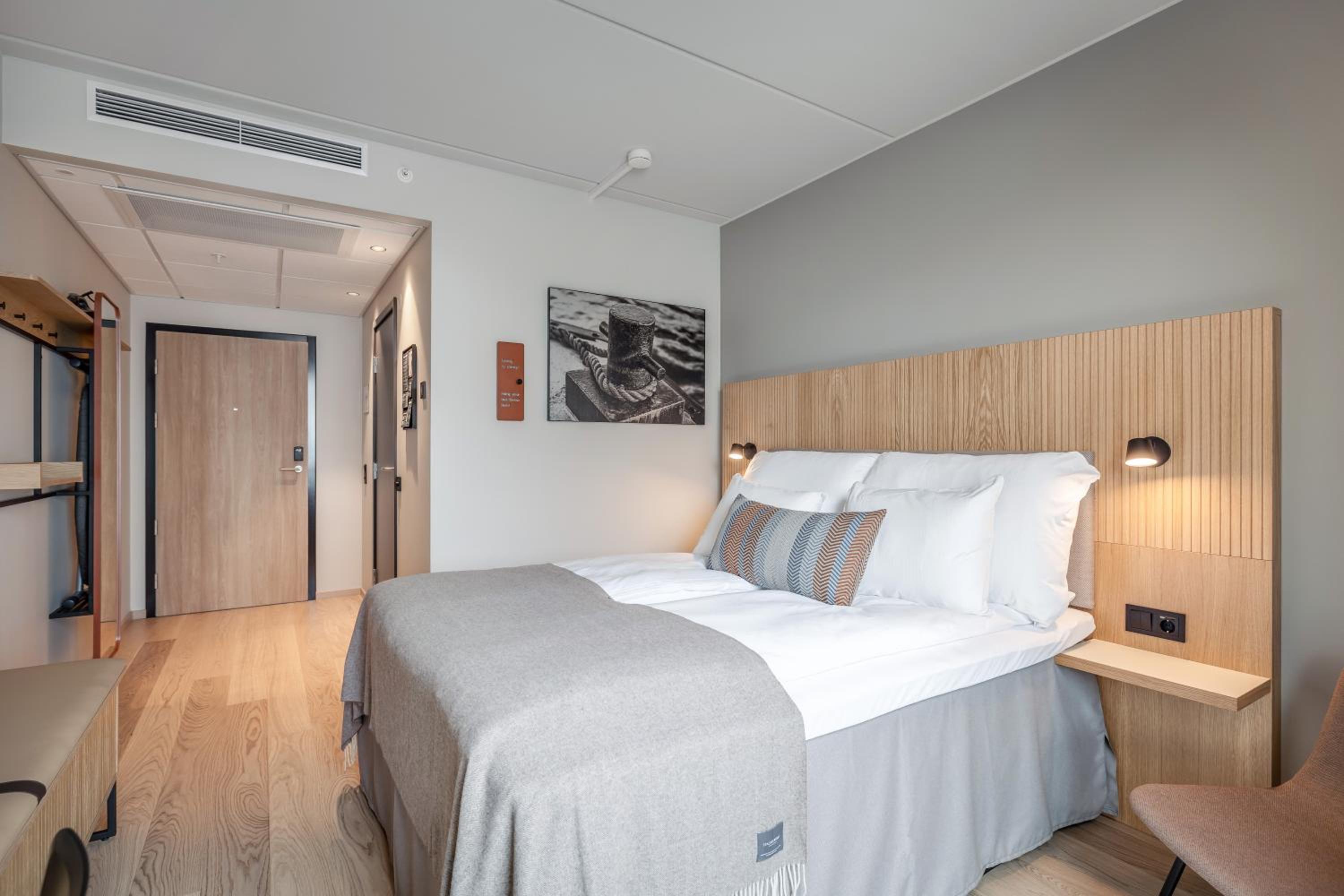 Deluxe Double Room - Photo 13