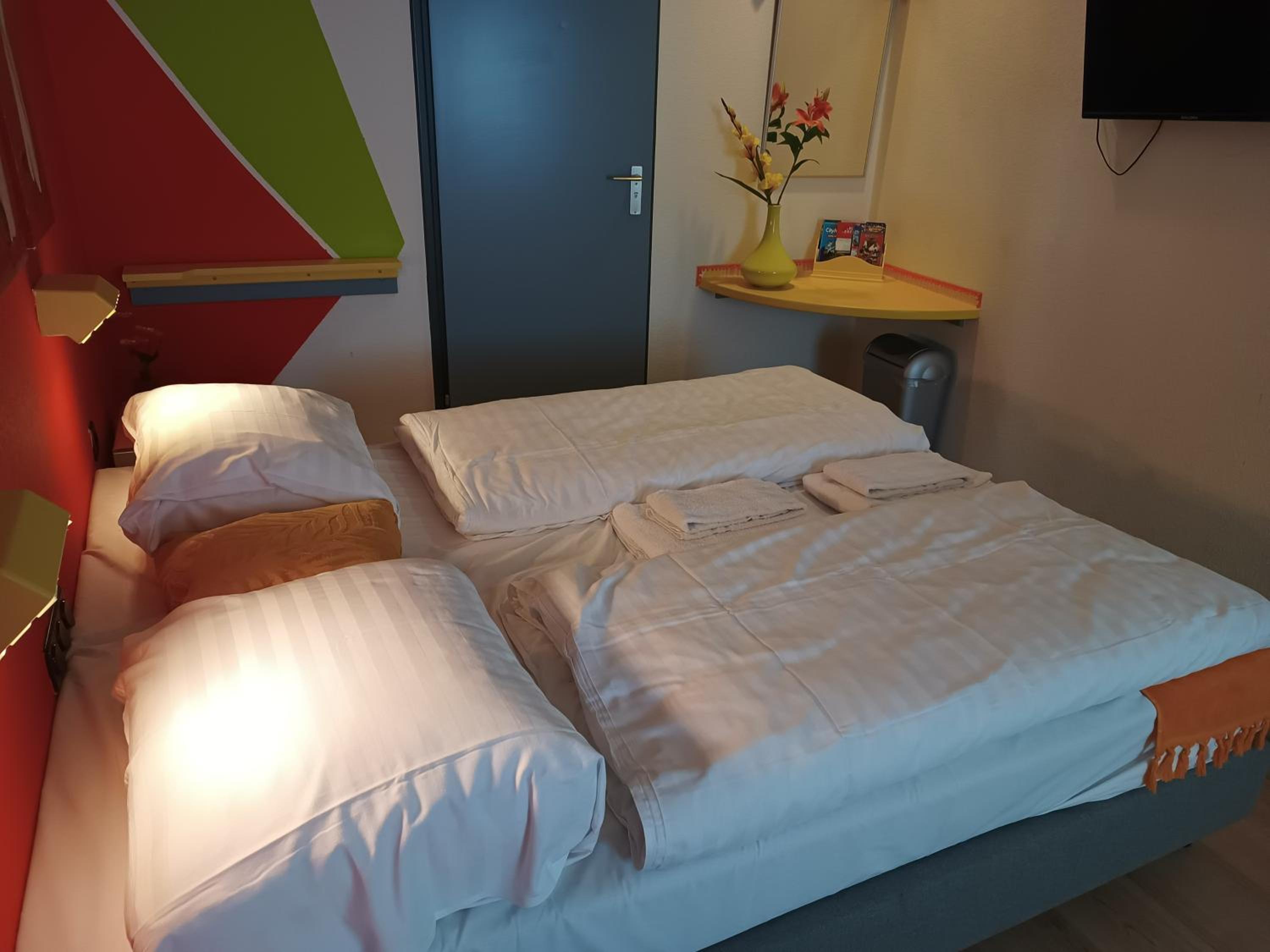 Triple Room with Bathroom photo 2