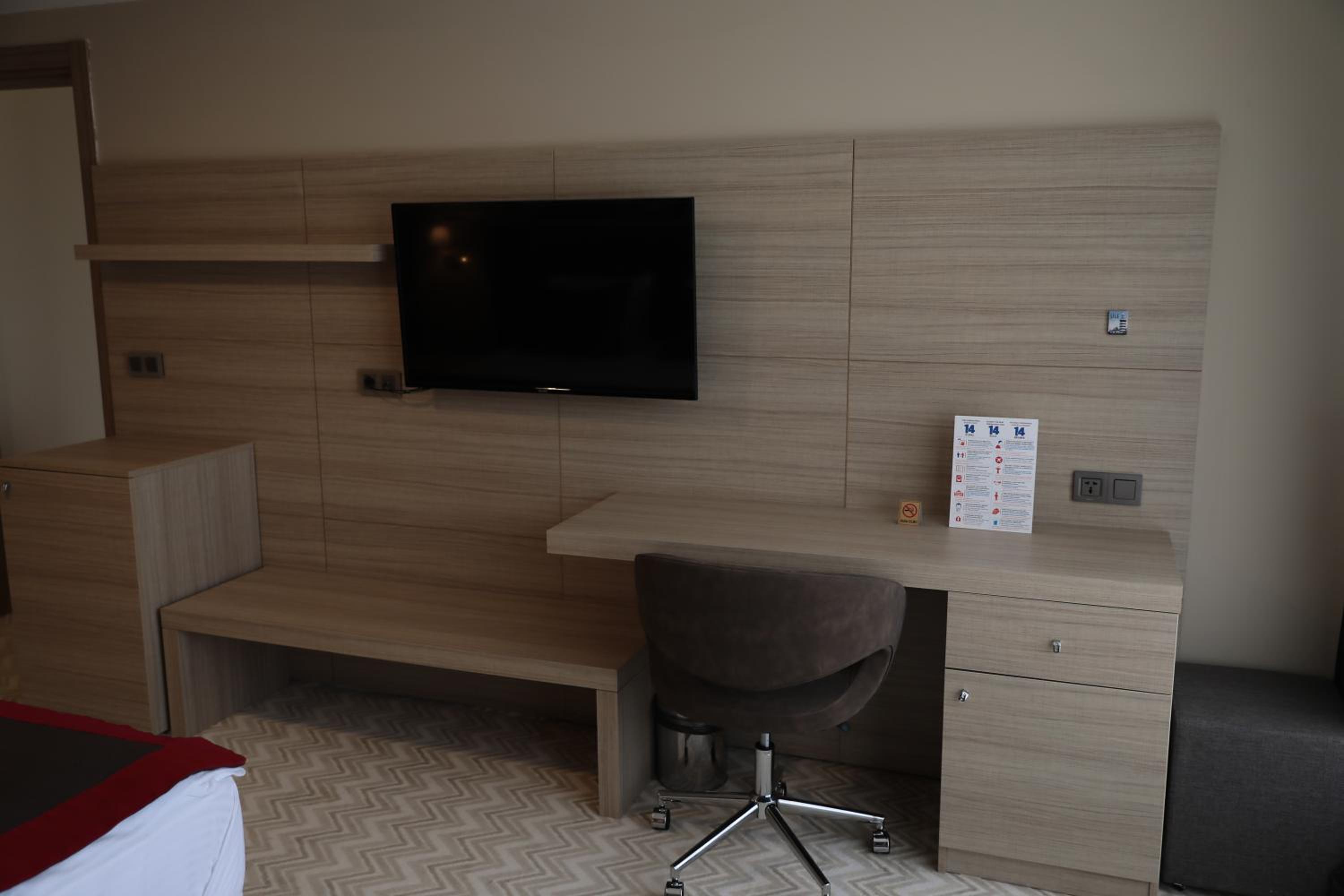 Twin Room with Balcony and Garden View - Non Smoking