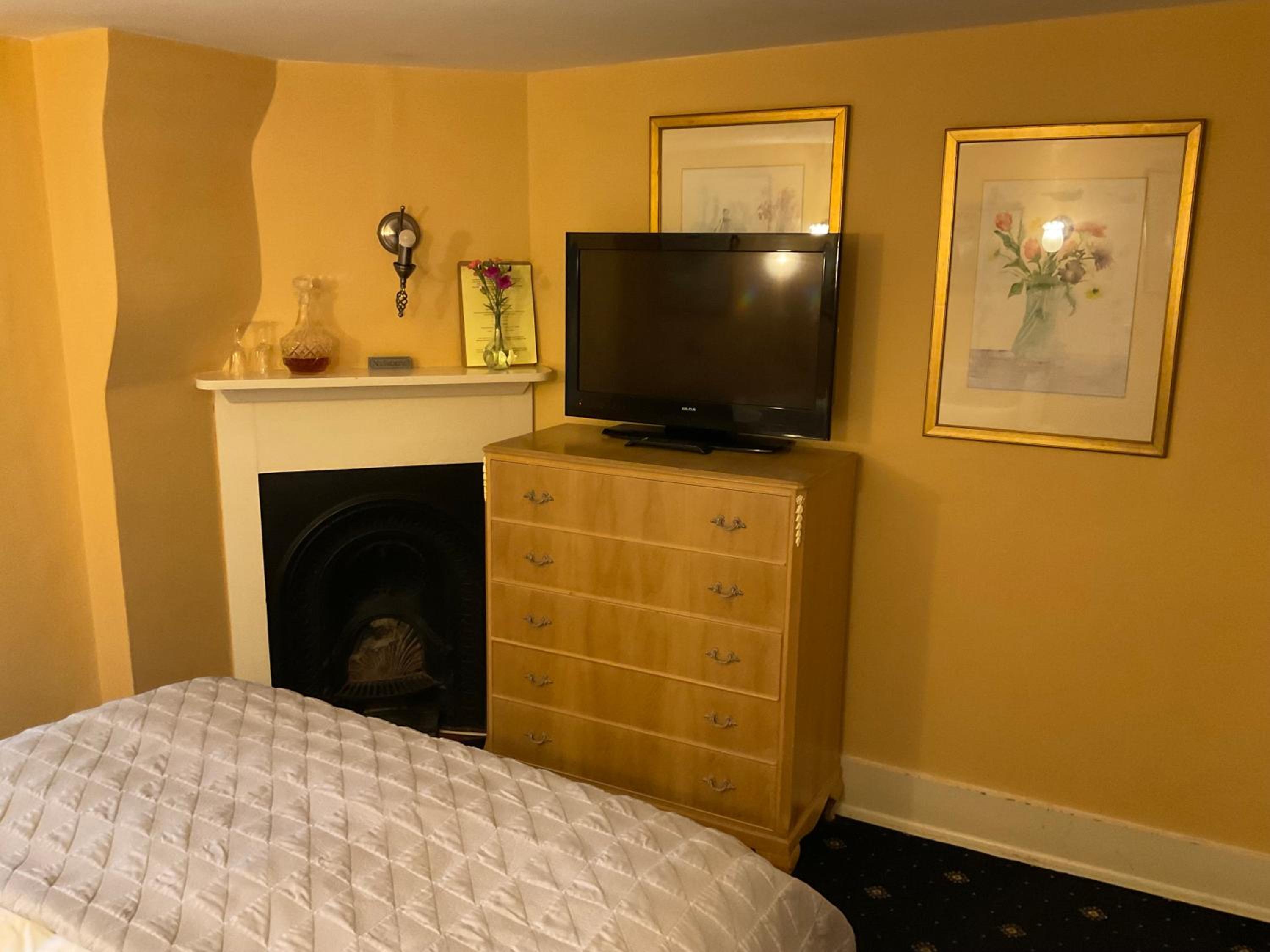 Deluxe Double Room with Bath photo 3