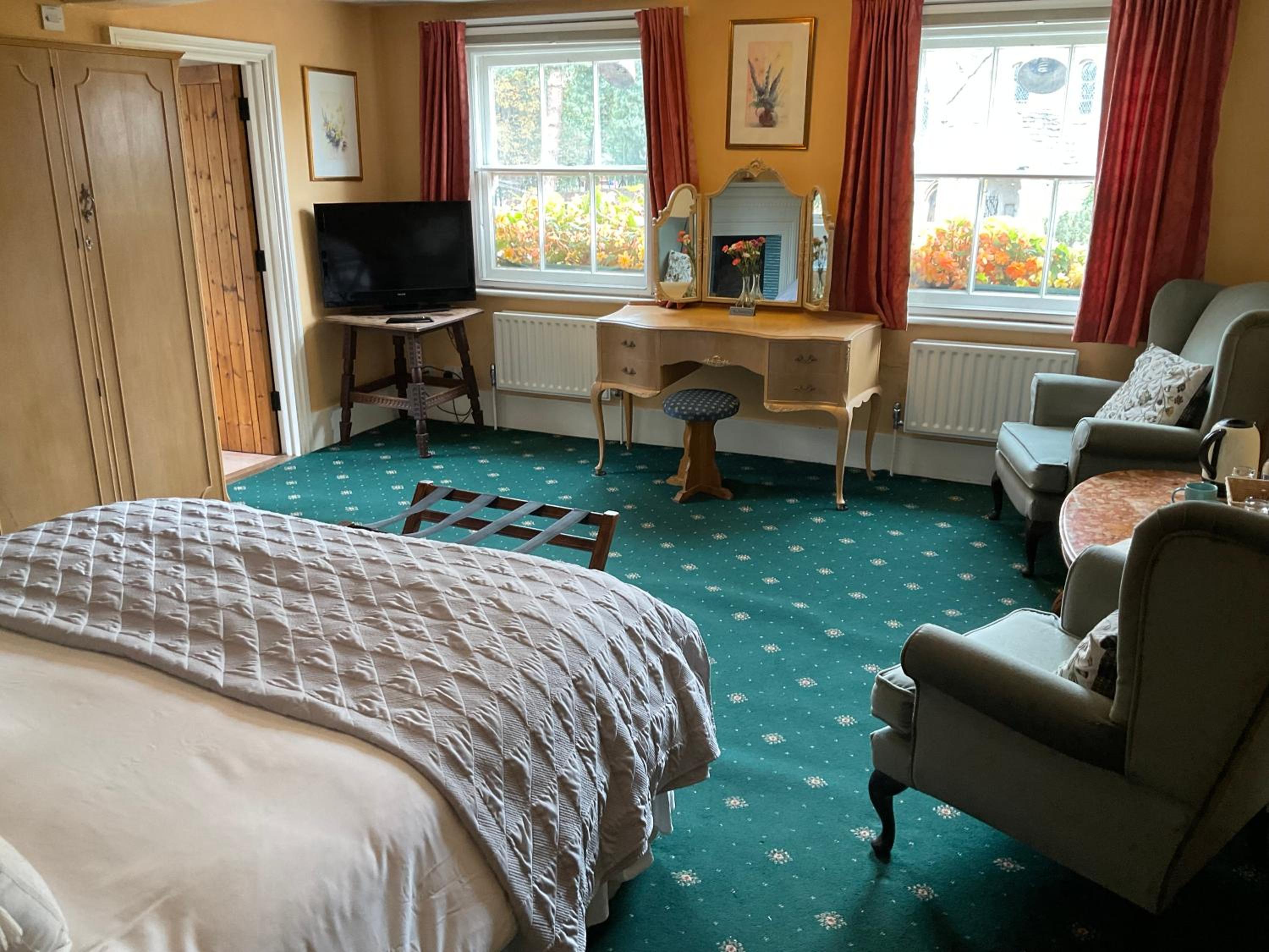 Deluxe Double Room with Bath photo 3
