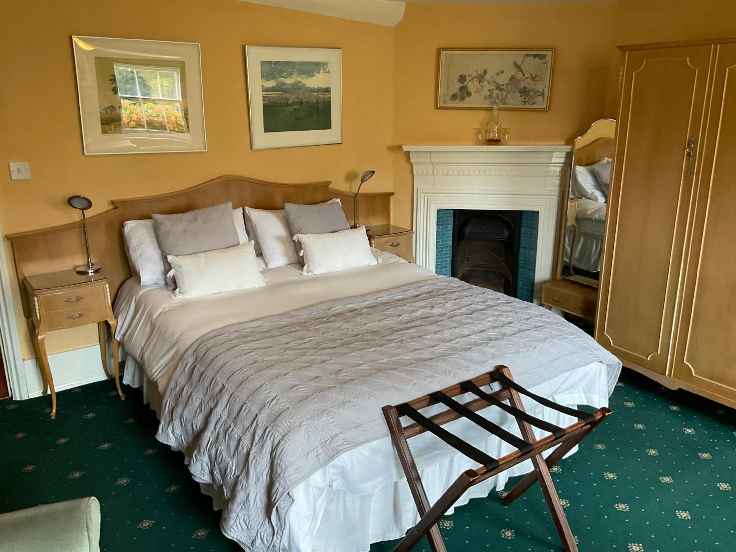 Deluxe Double Room with Bath photo 2