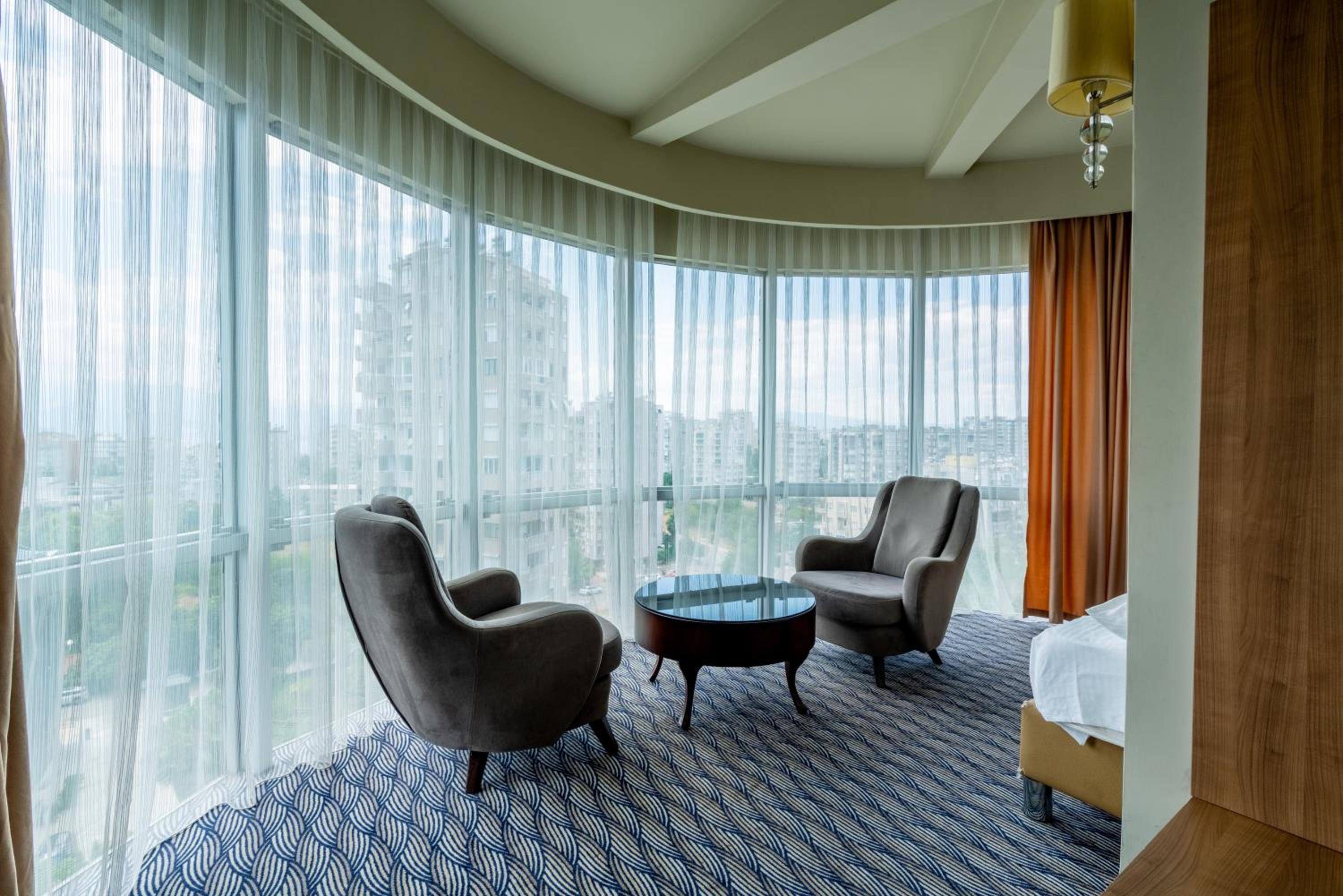 Standard Double Room thumbnail 5