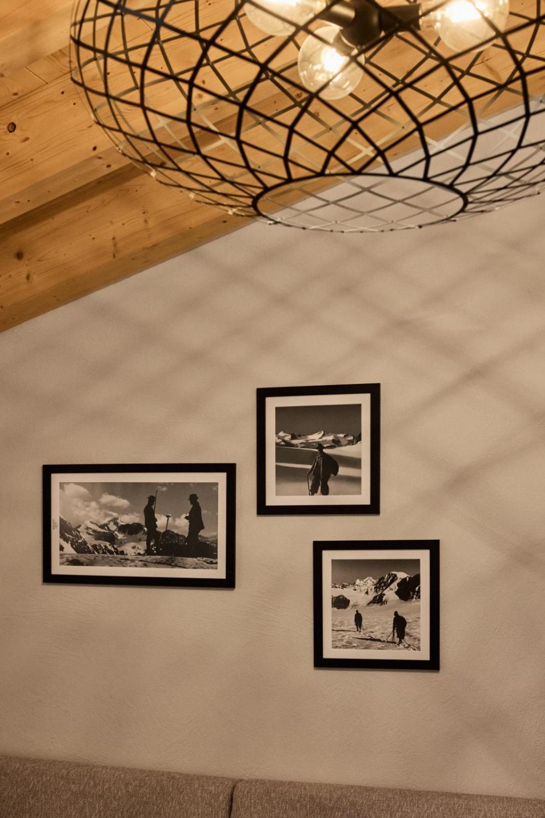 Family Room with Mountain View - Photo 6