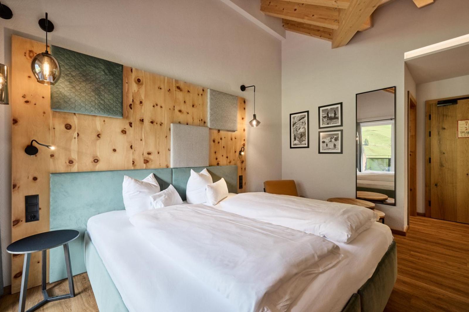 Double Room with Mountain View - Photo 2