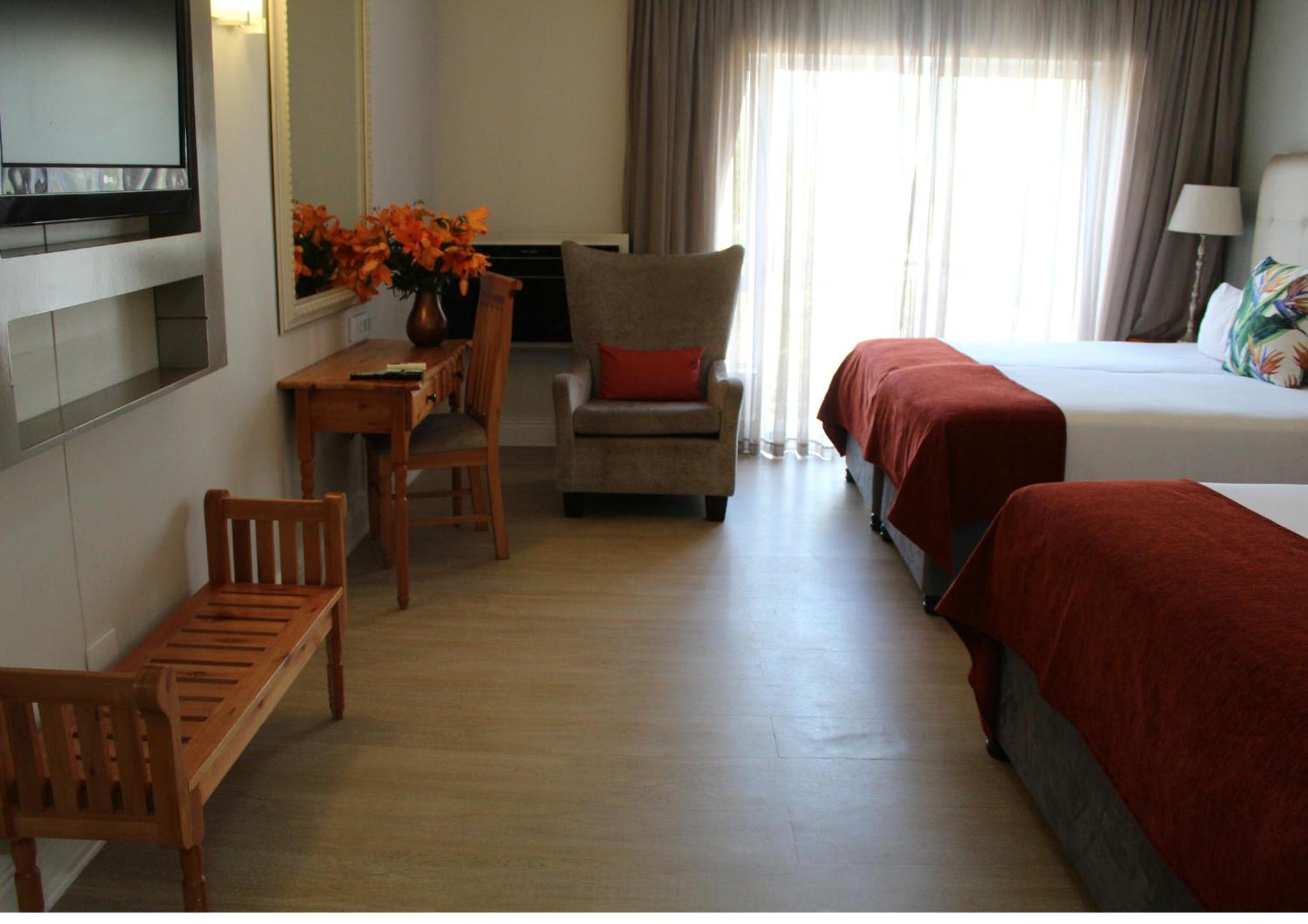 Family Room - Photo 2