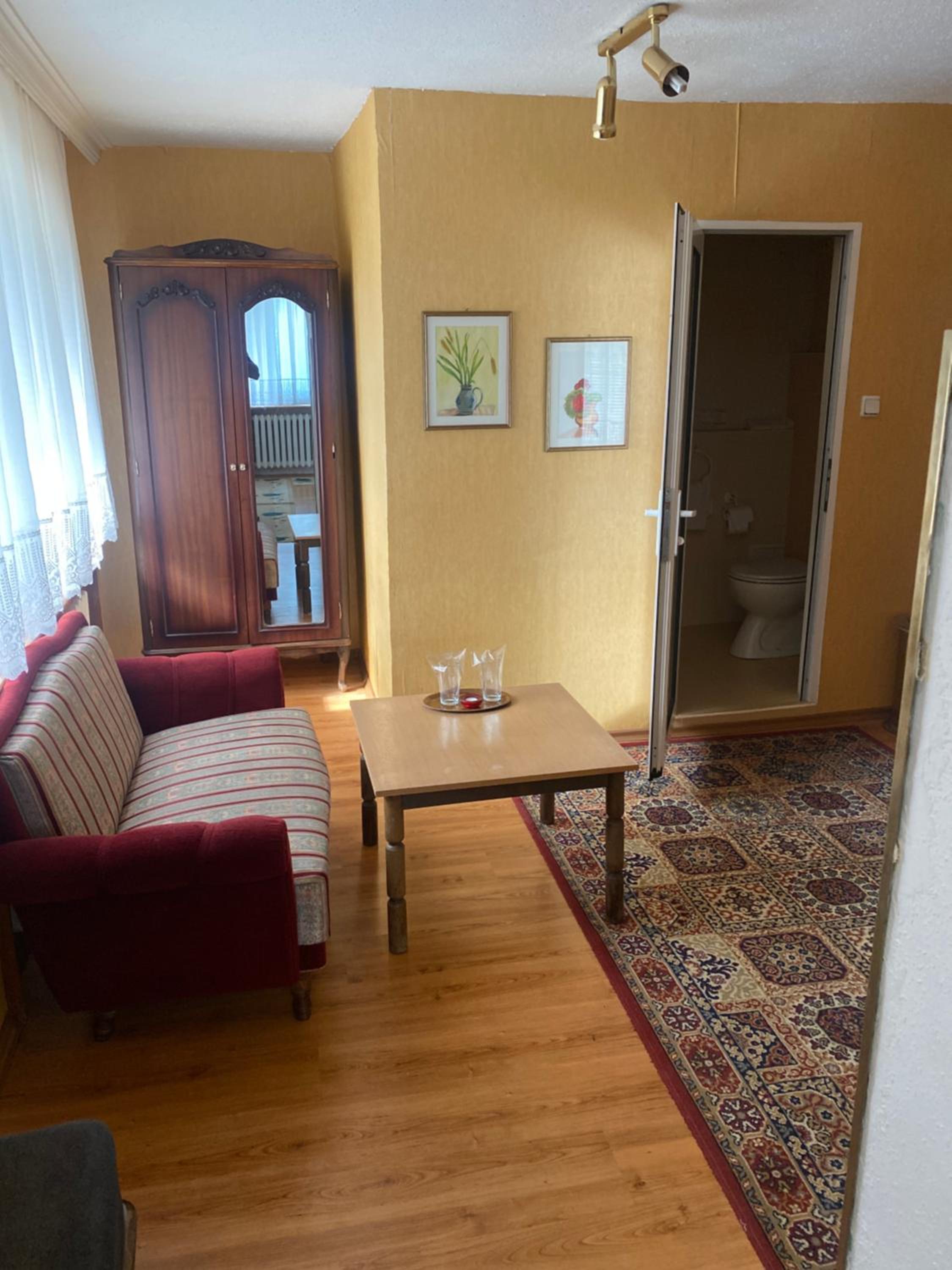 Budget Double Room - Photo 2