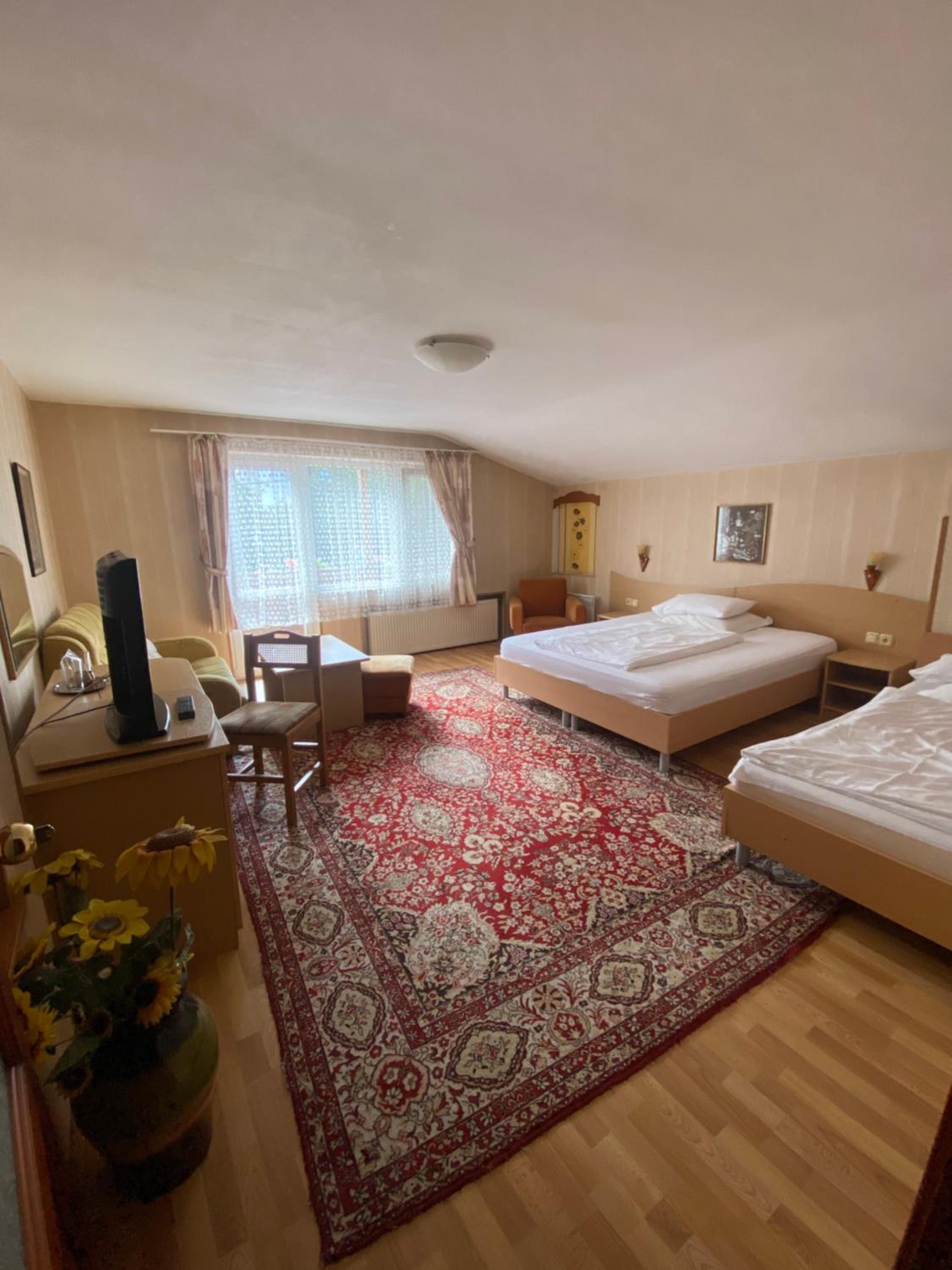 Comfort Triple Room with Shower - Photo 1