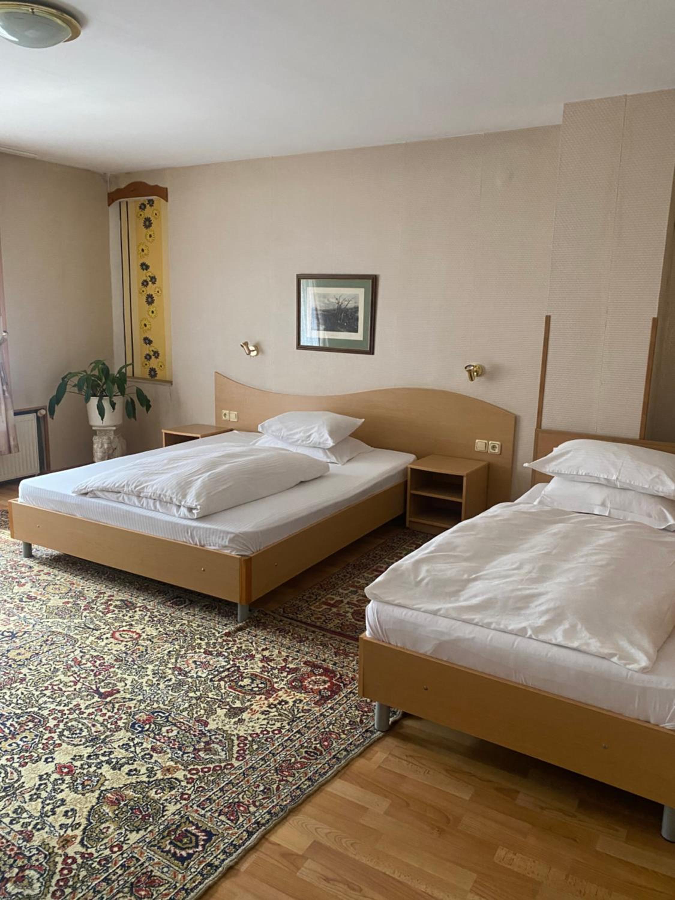 Comfort Triple Room with Shower - Photo 5