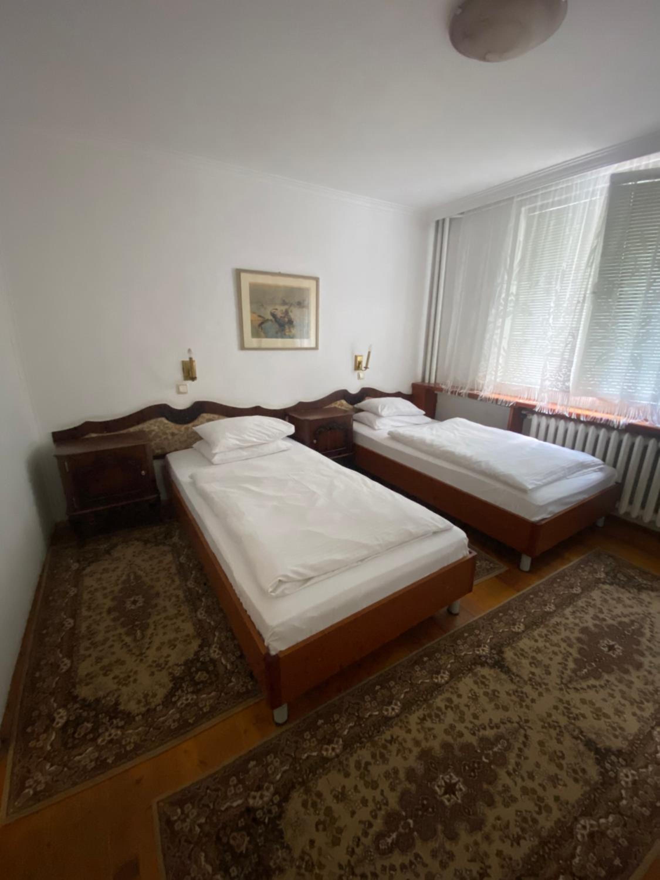 Budget Double Room - Photo 4
