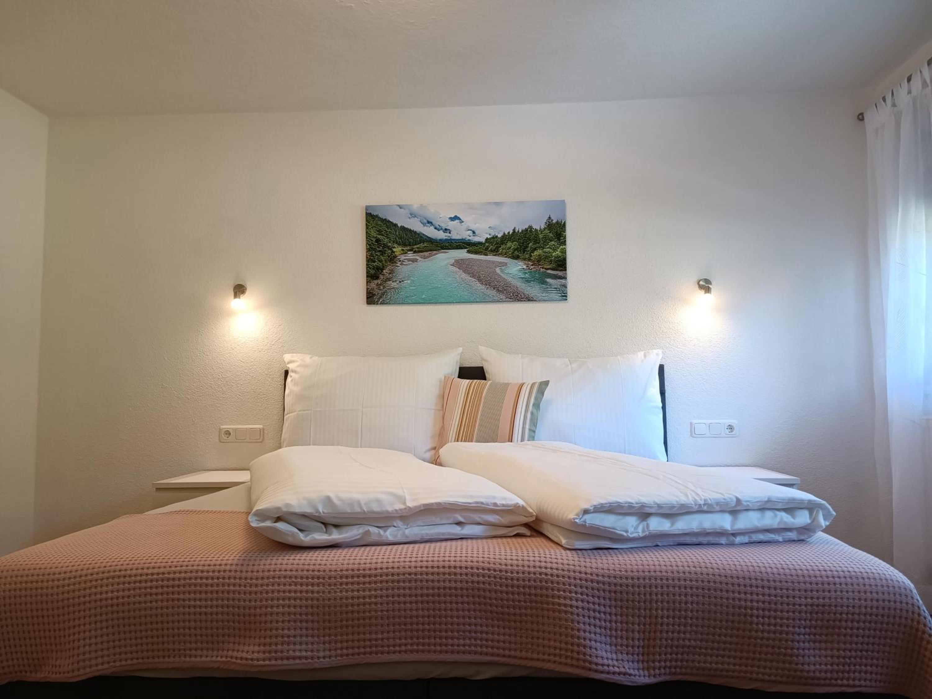 Two-Bedroom Apartment with Shower  photo 2