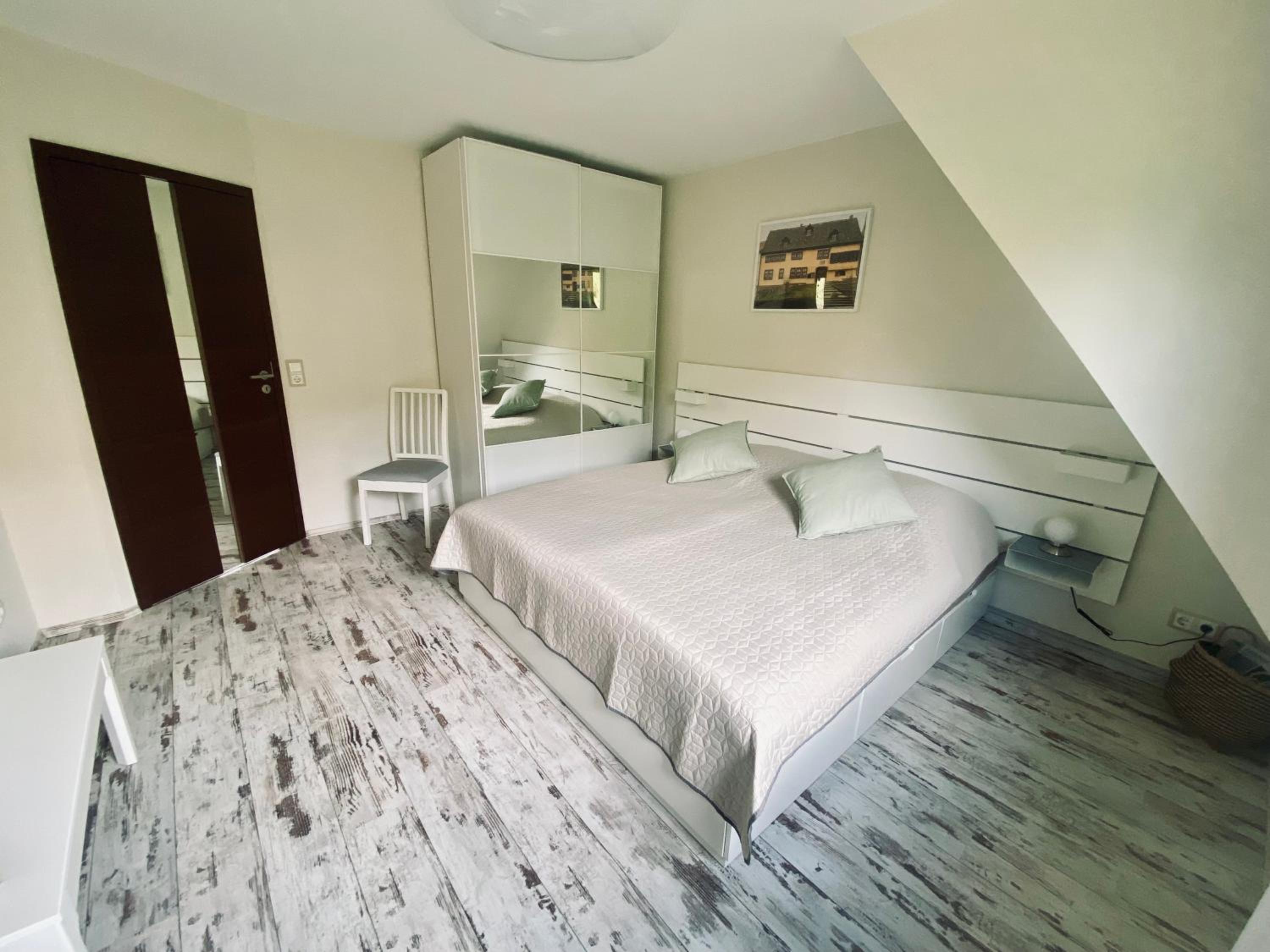 Four-Bedroom House photo 2
