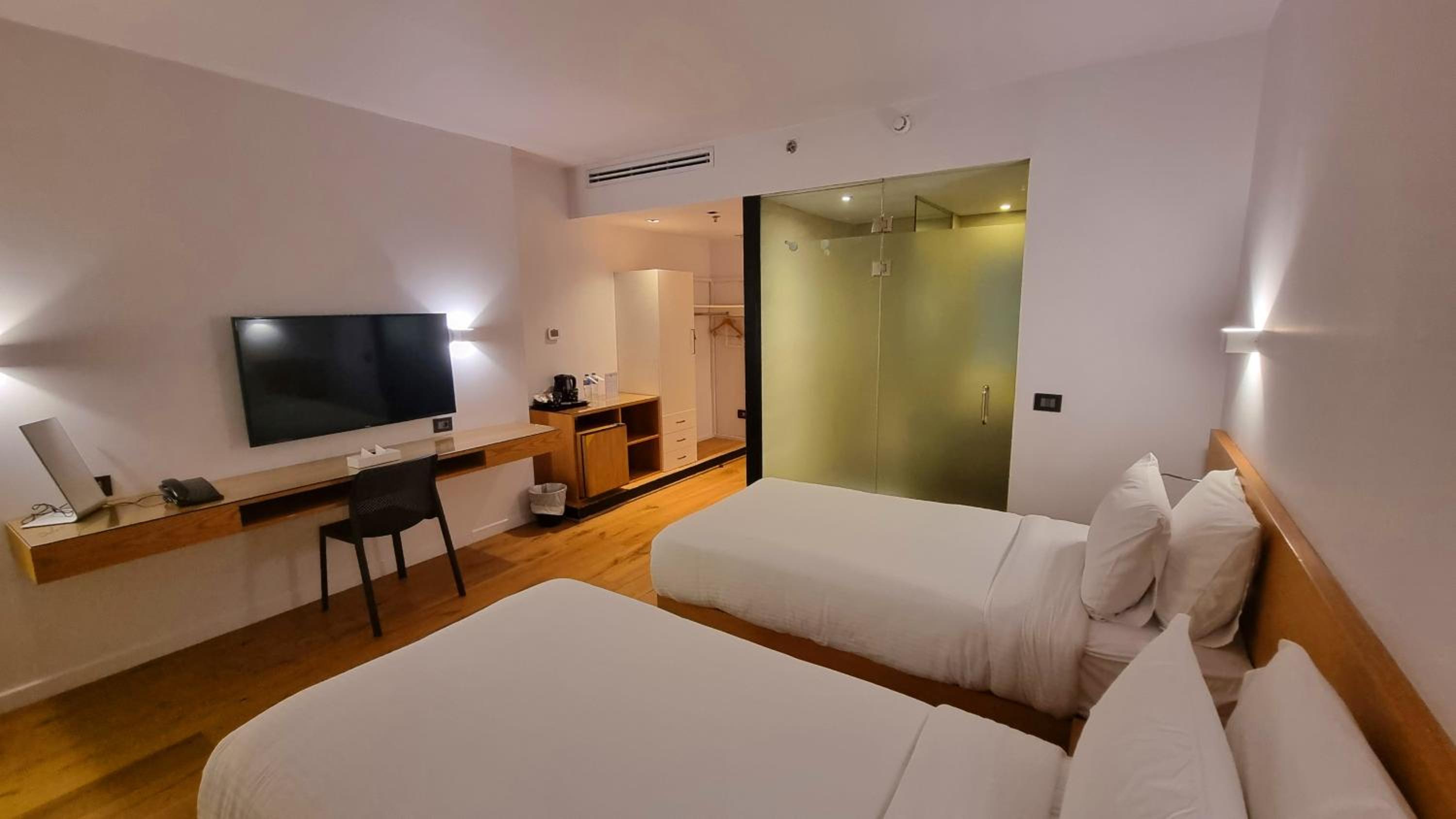 Superior Twin Room - Photo 6