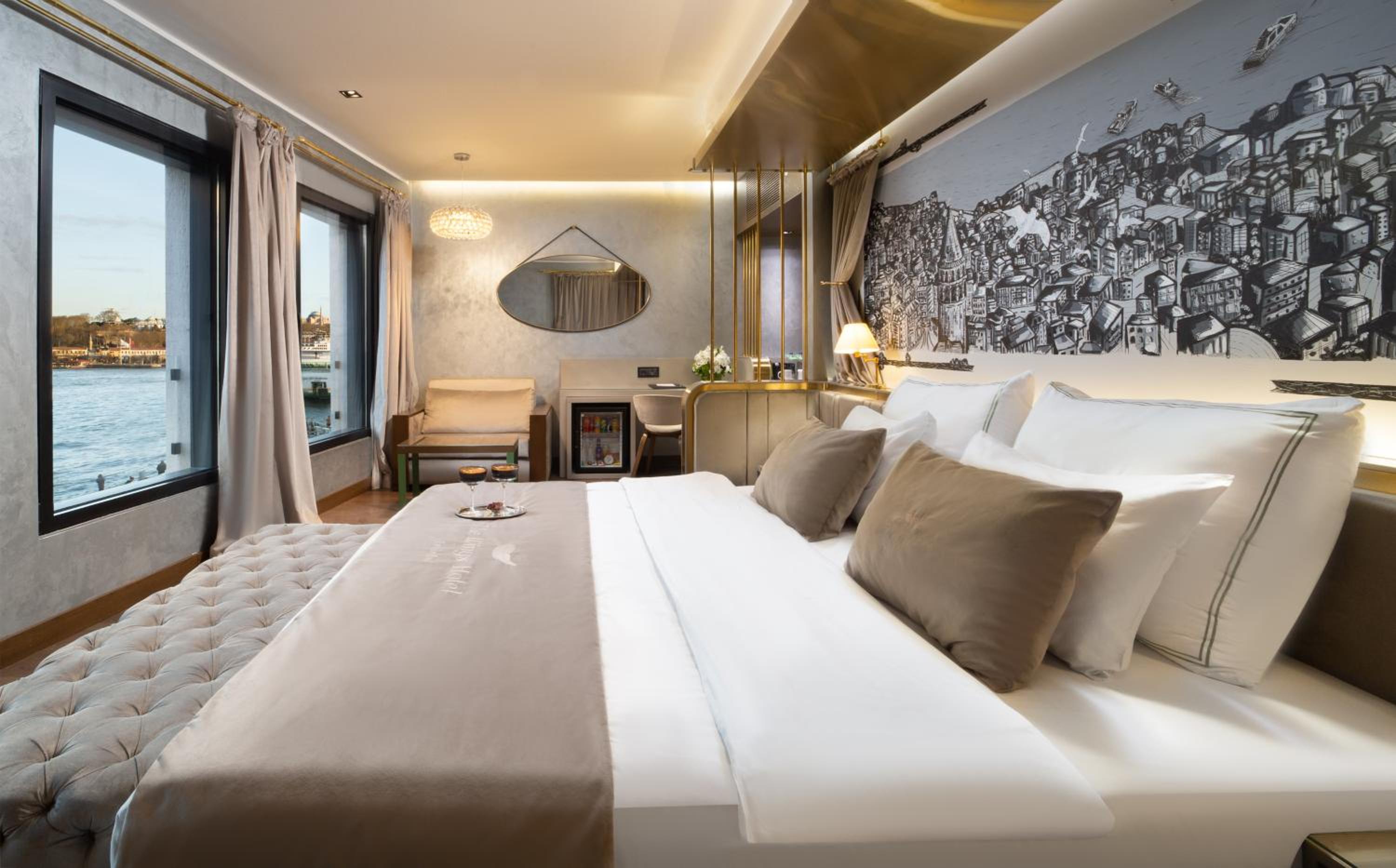 Corner Suite Room with Sea View photo 3