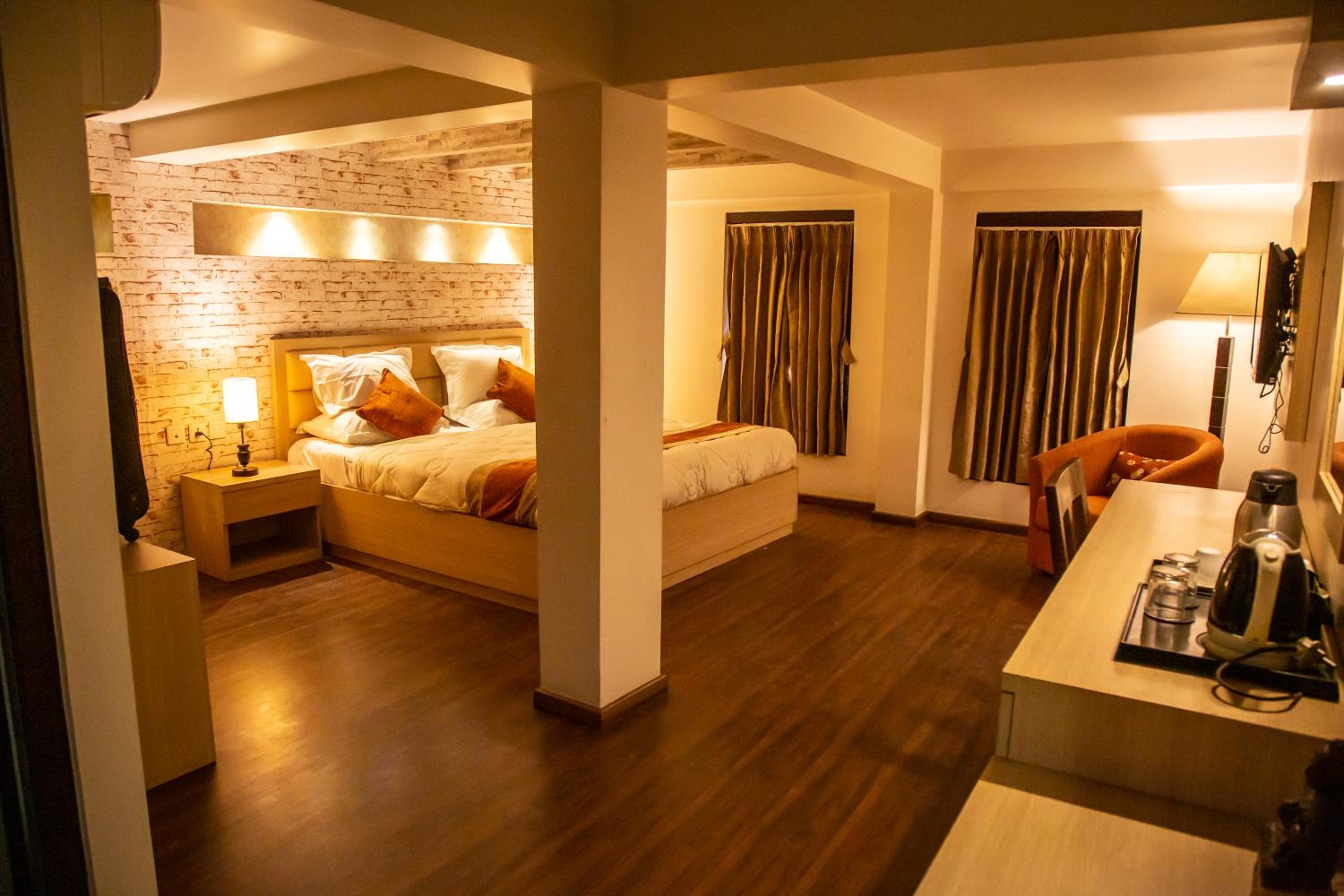 Deluxe King Room