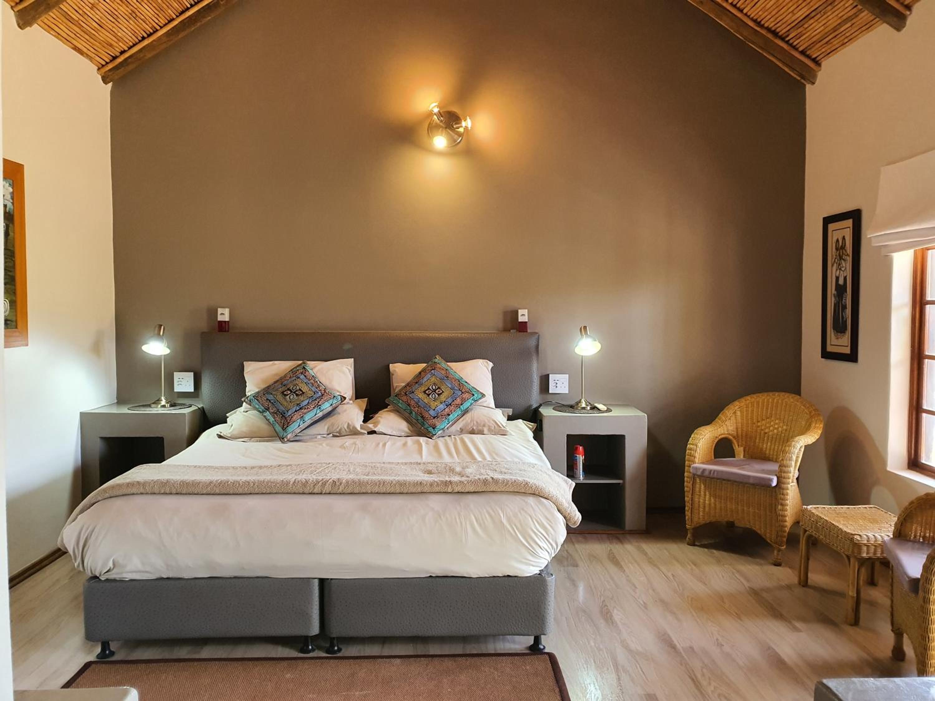 Double or Twin Room with Mountain View