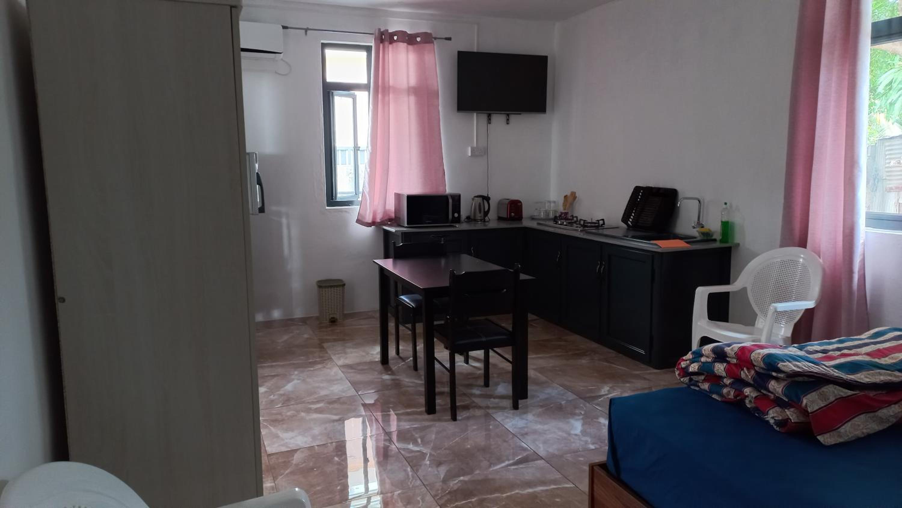One-Bedroom Apartment - Photo 25