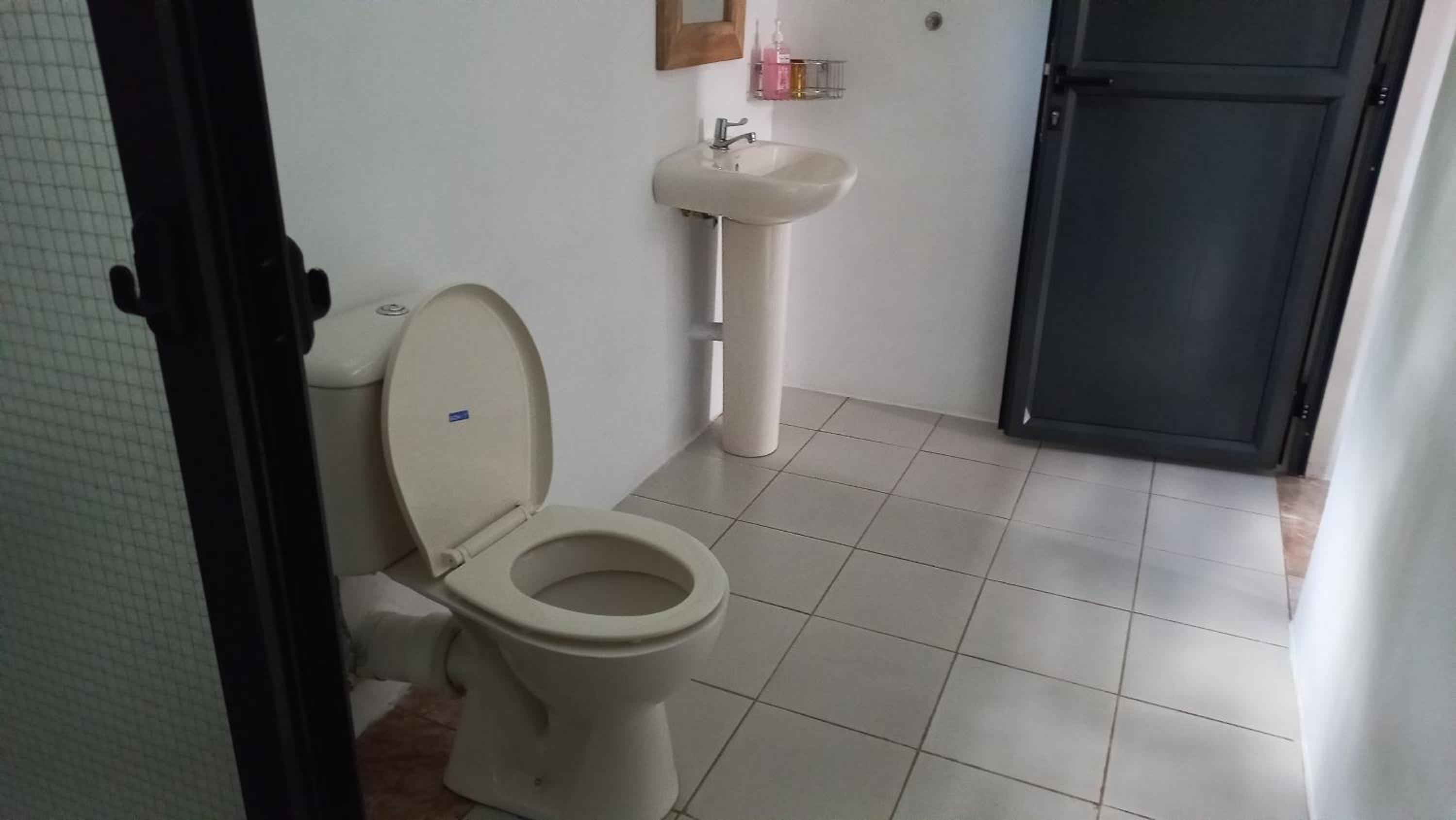 One-Bedroom Apartment - Photo 28
