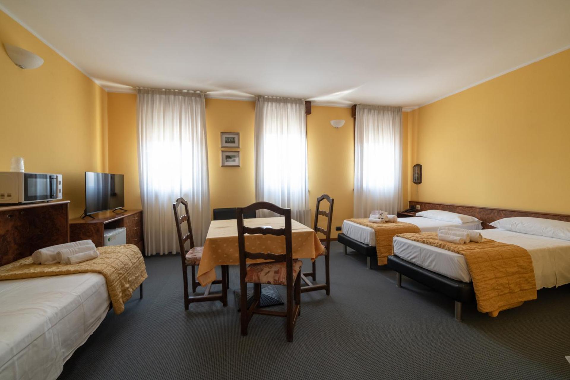 Triple Room - Photo 8