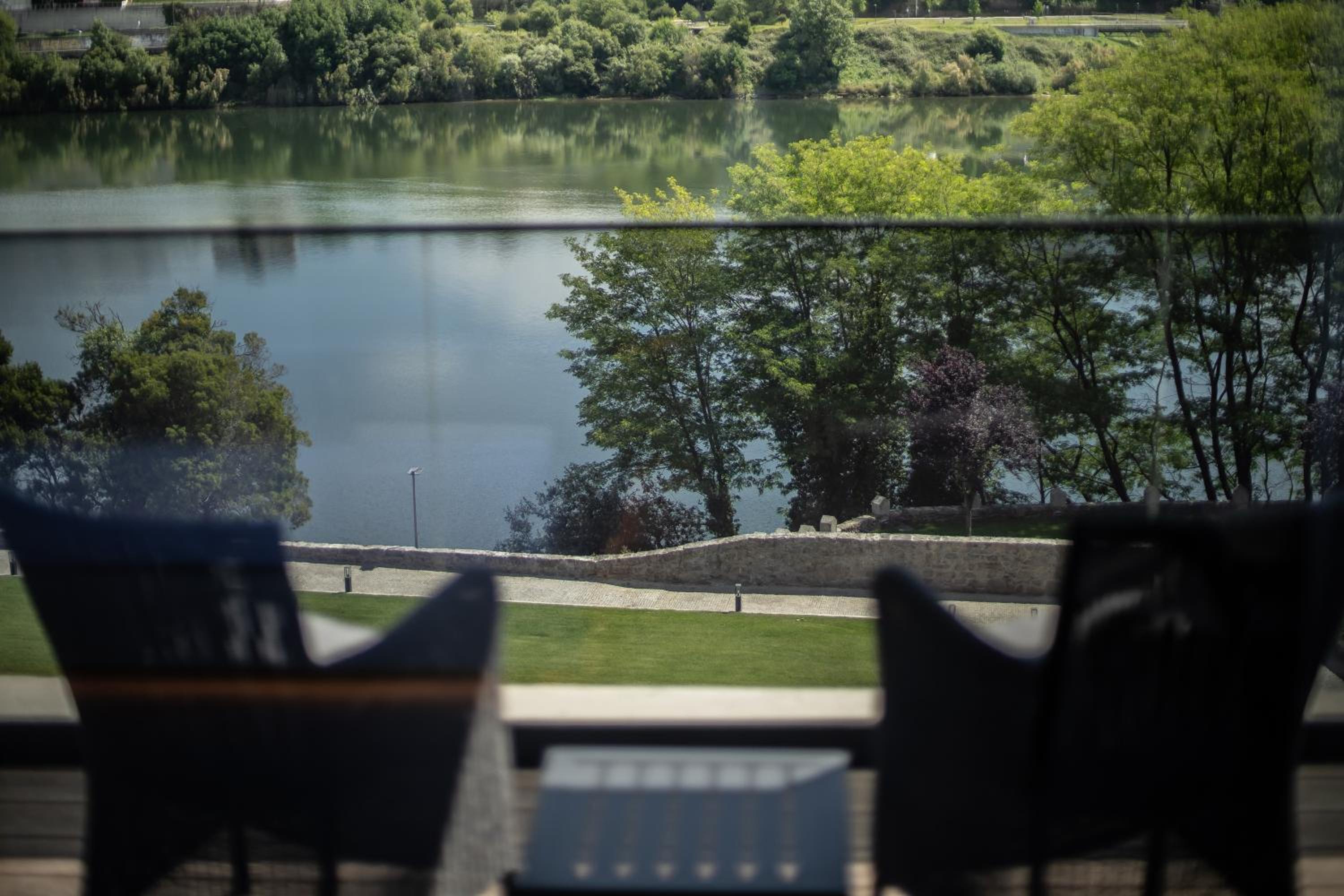 Deluxe River View Room - Photo 4