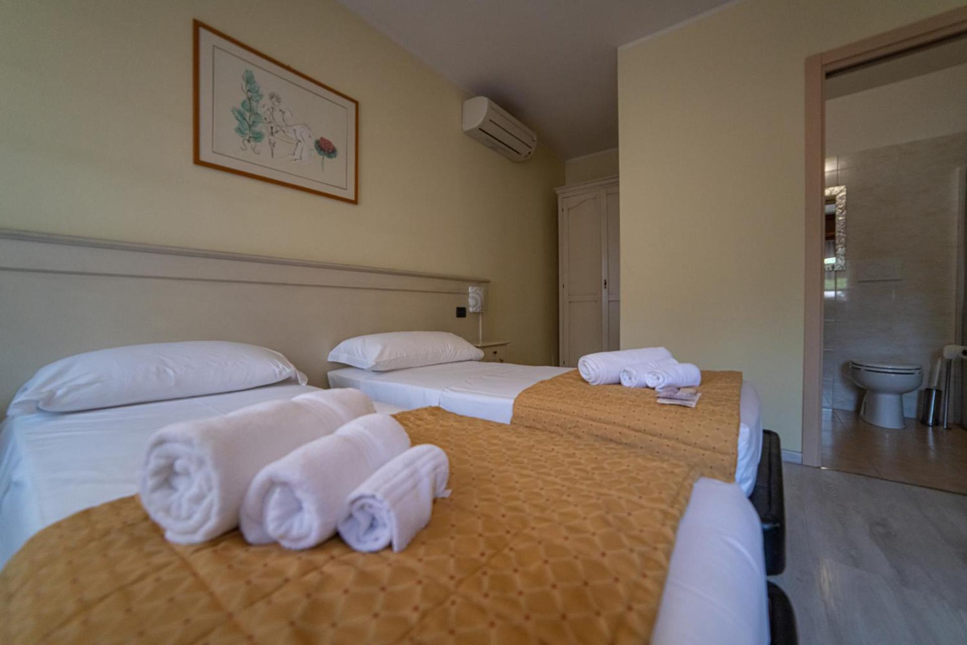 Twin Room - Photo 4