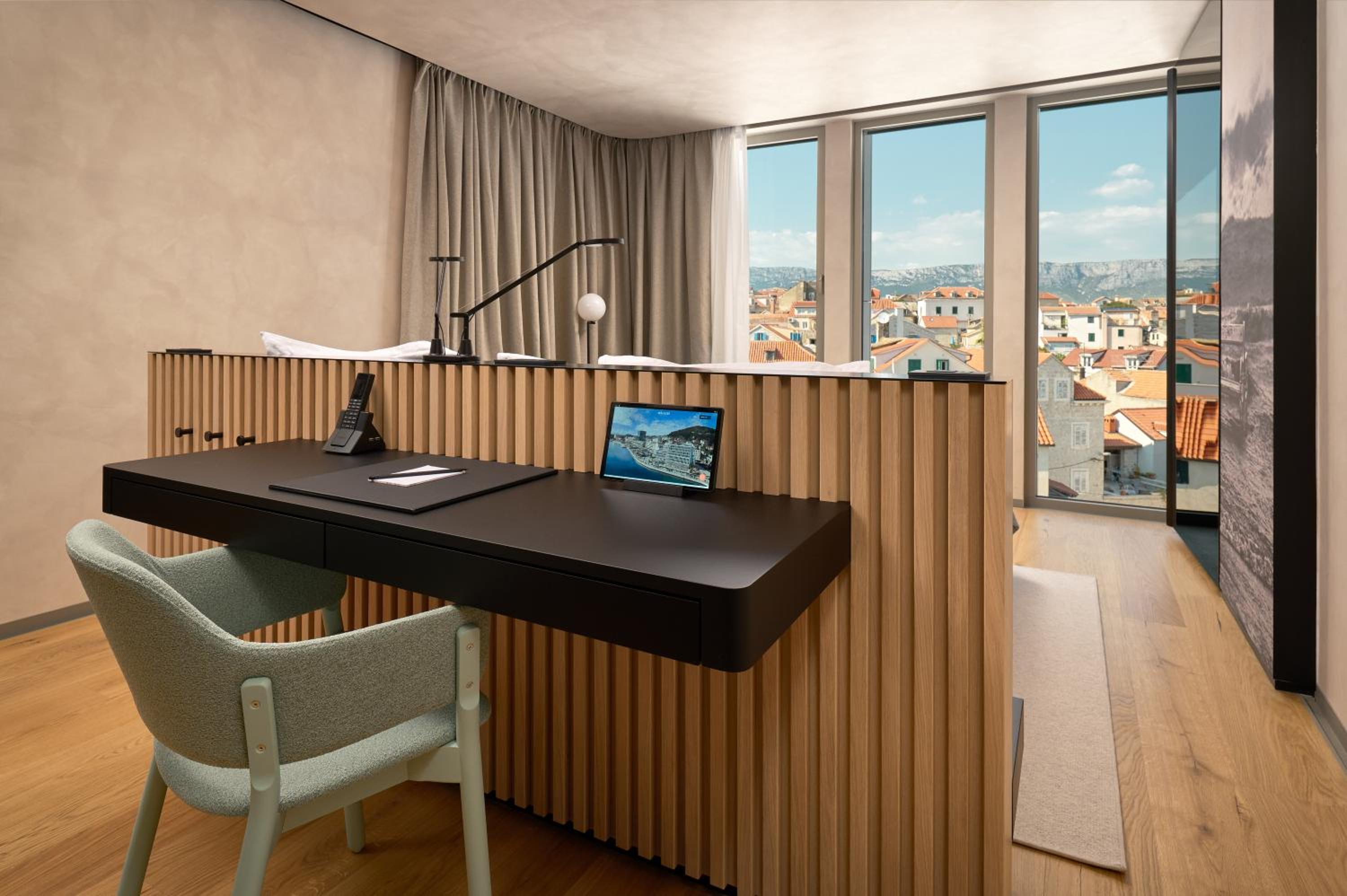 Superior Twin Room with City View - Photo 1