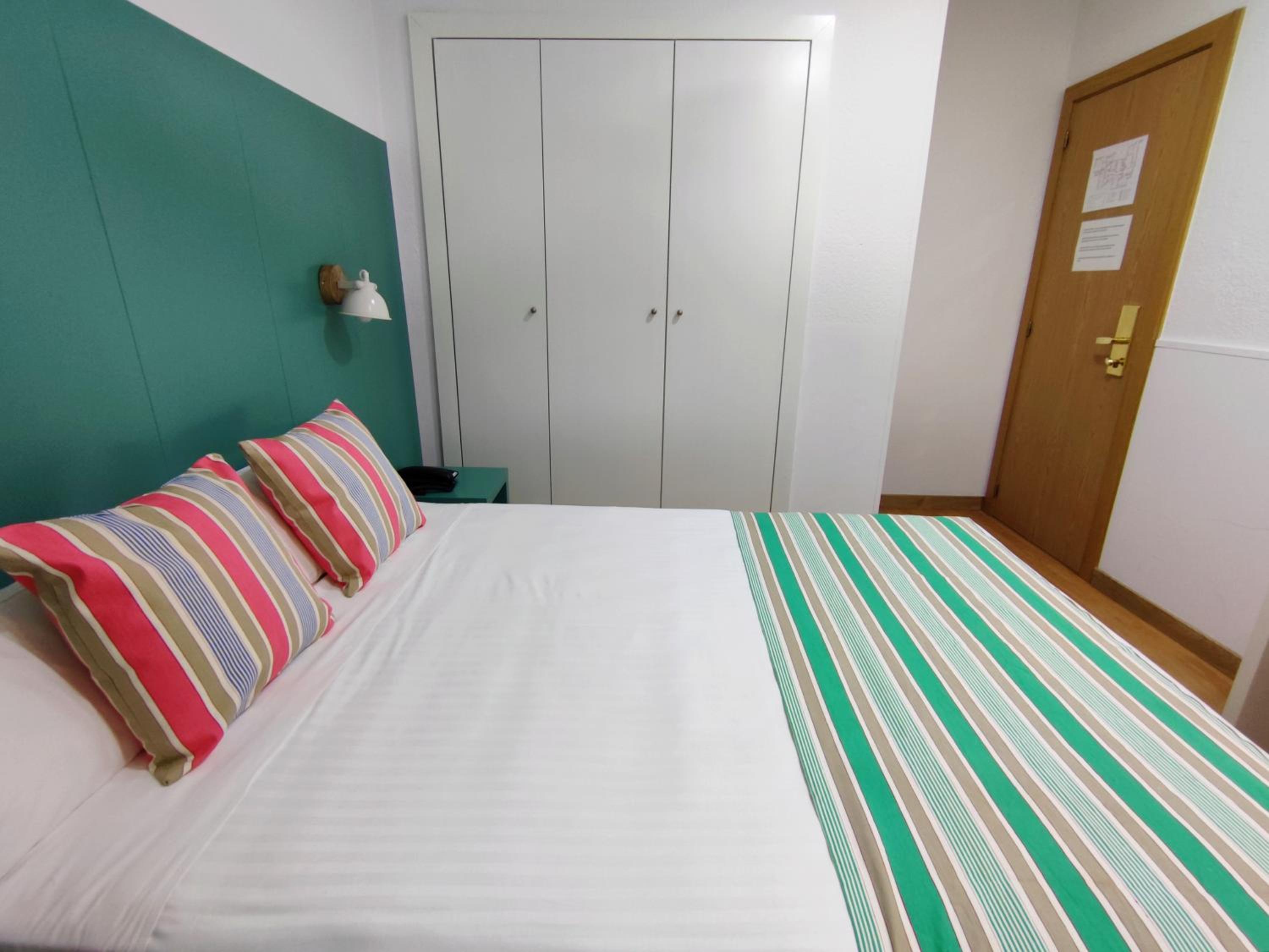 Double or Twin Room with Shared Bathroom photo 3